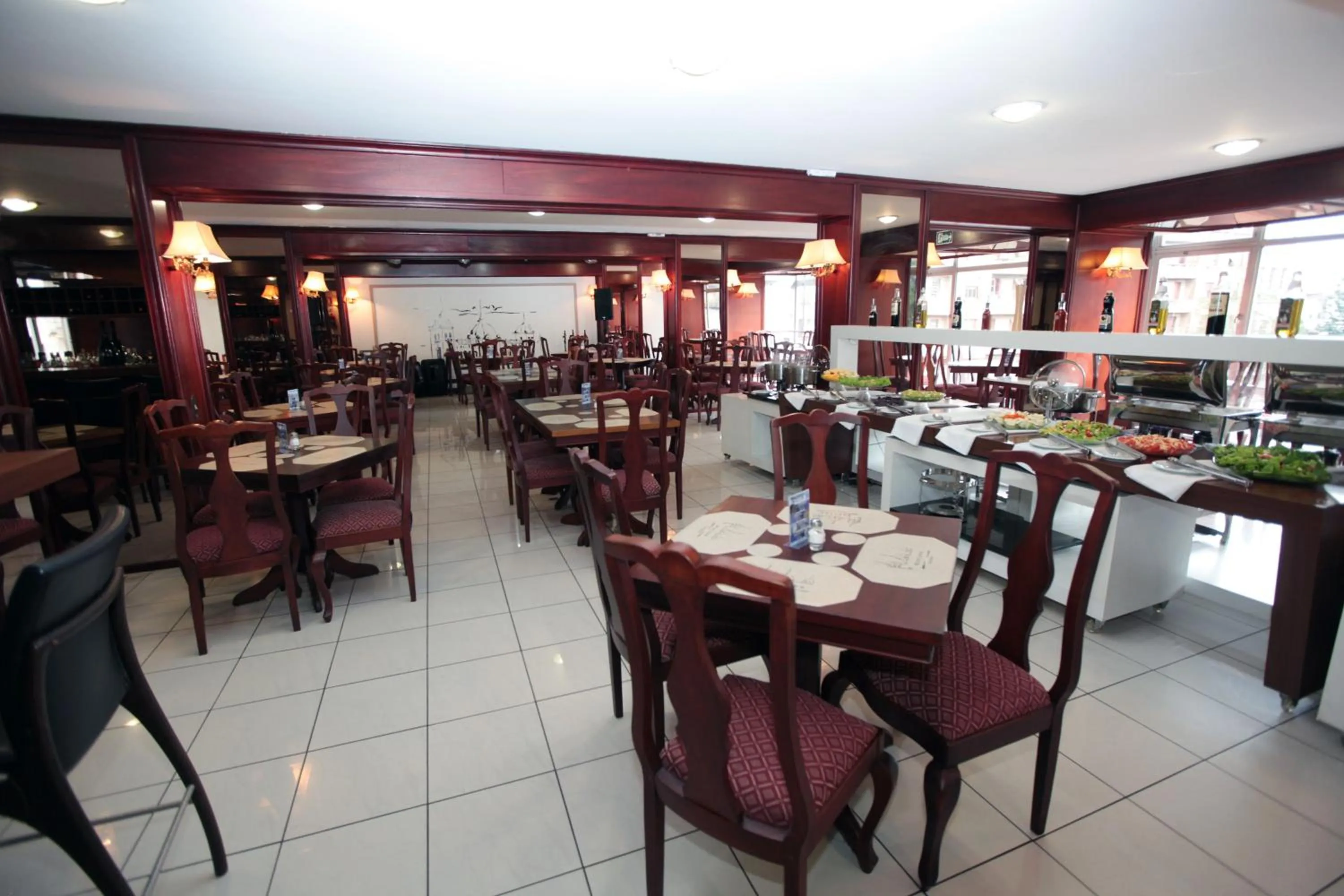 Restaurant/places to eat in Hotel Obino Bagé