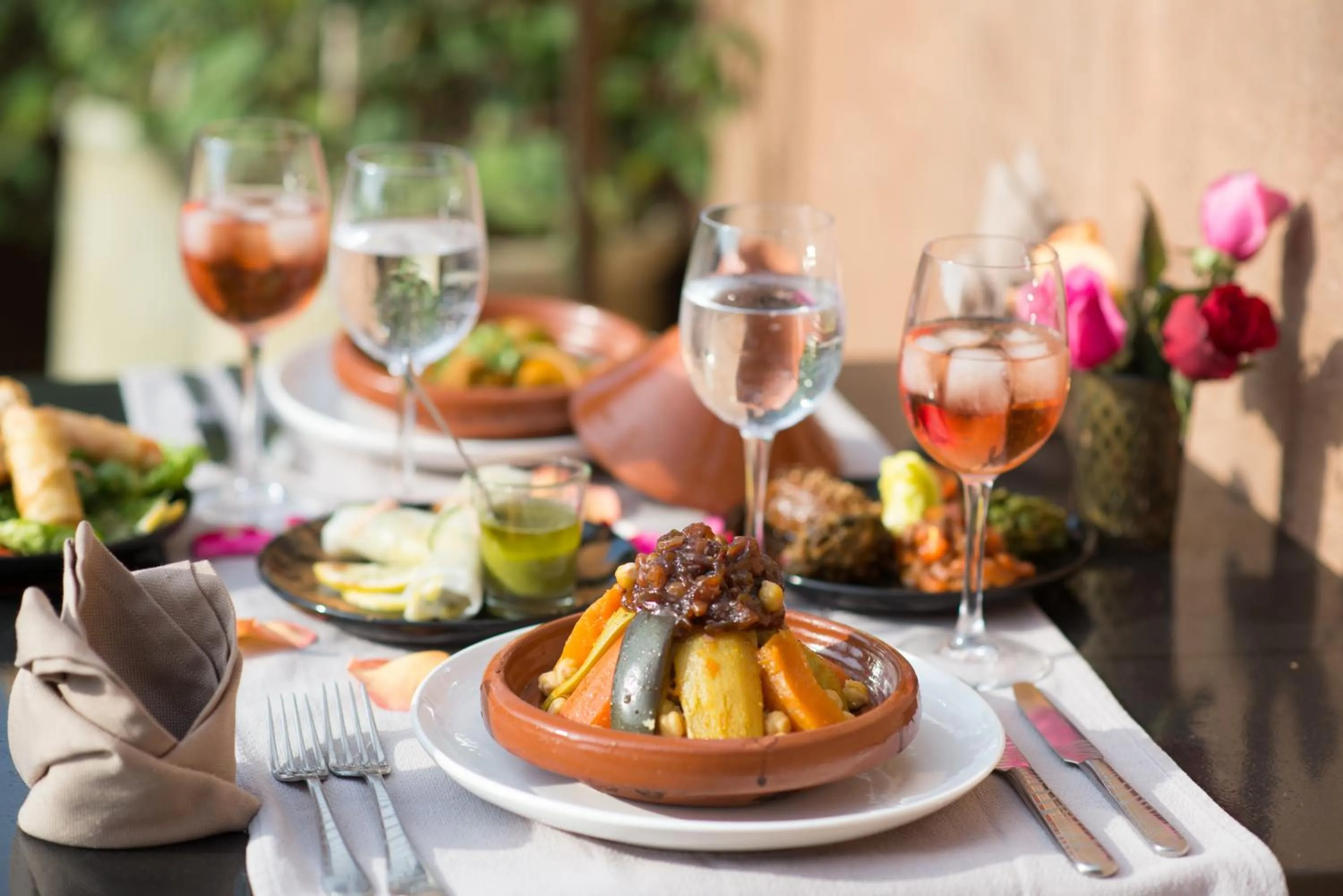 Restaurant/places to eat in Riad Dar 73