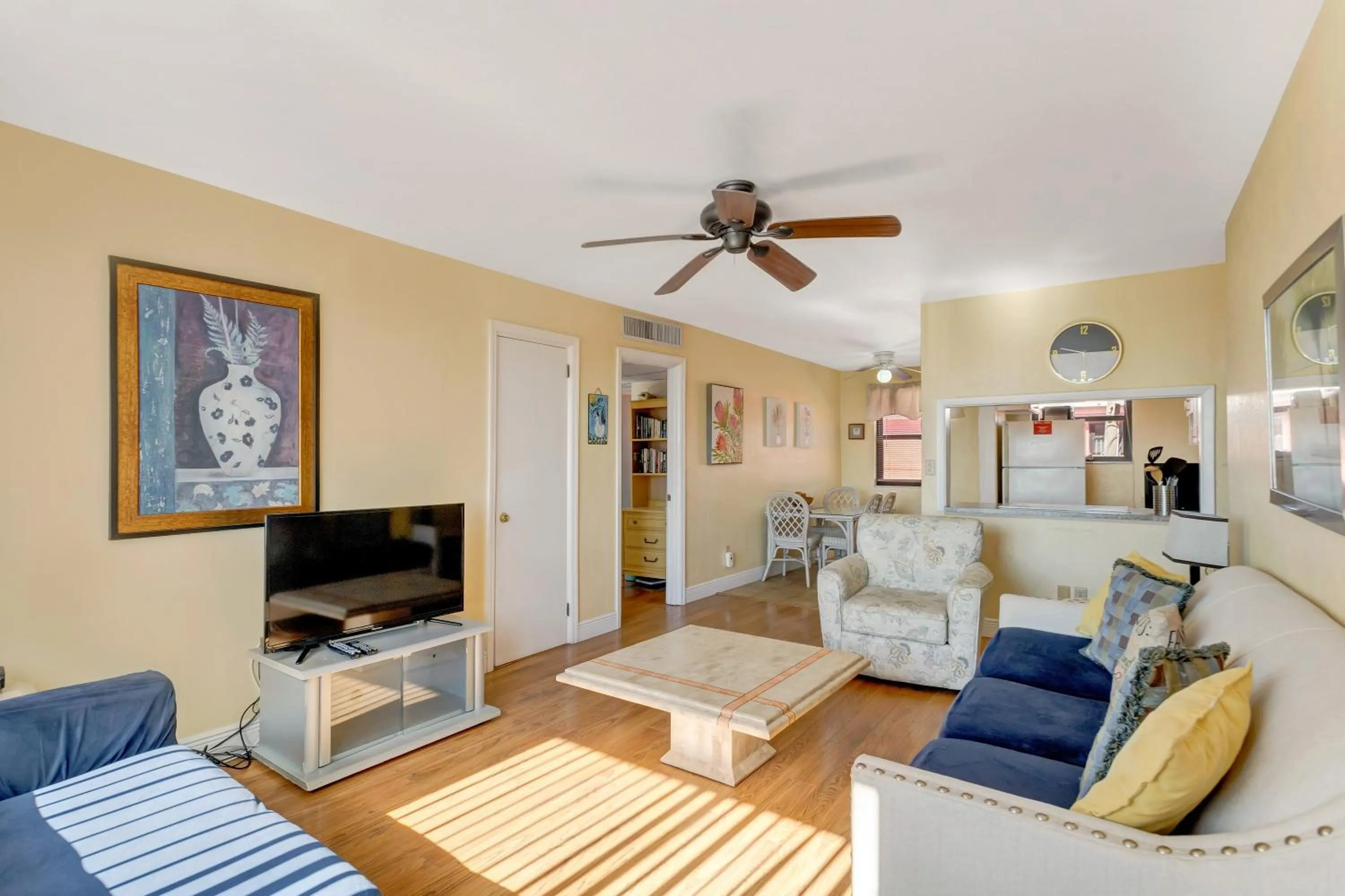 Photo of the whole room in Gulf Winds Resort by Travel Resort Services