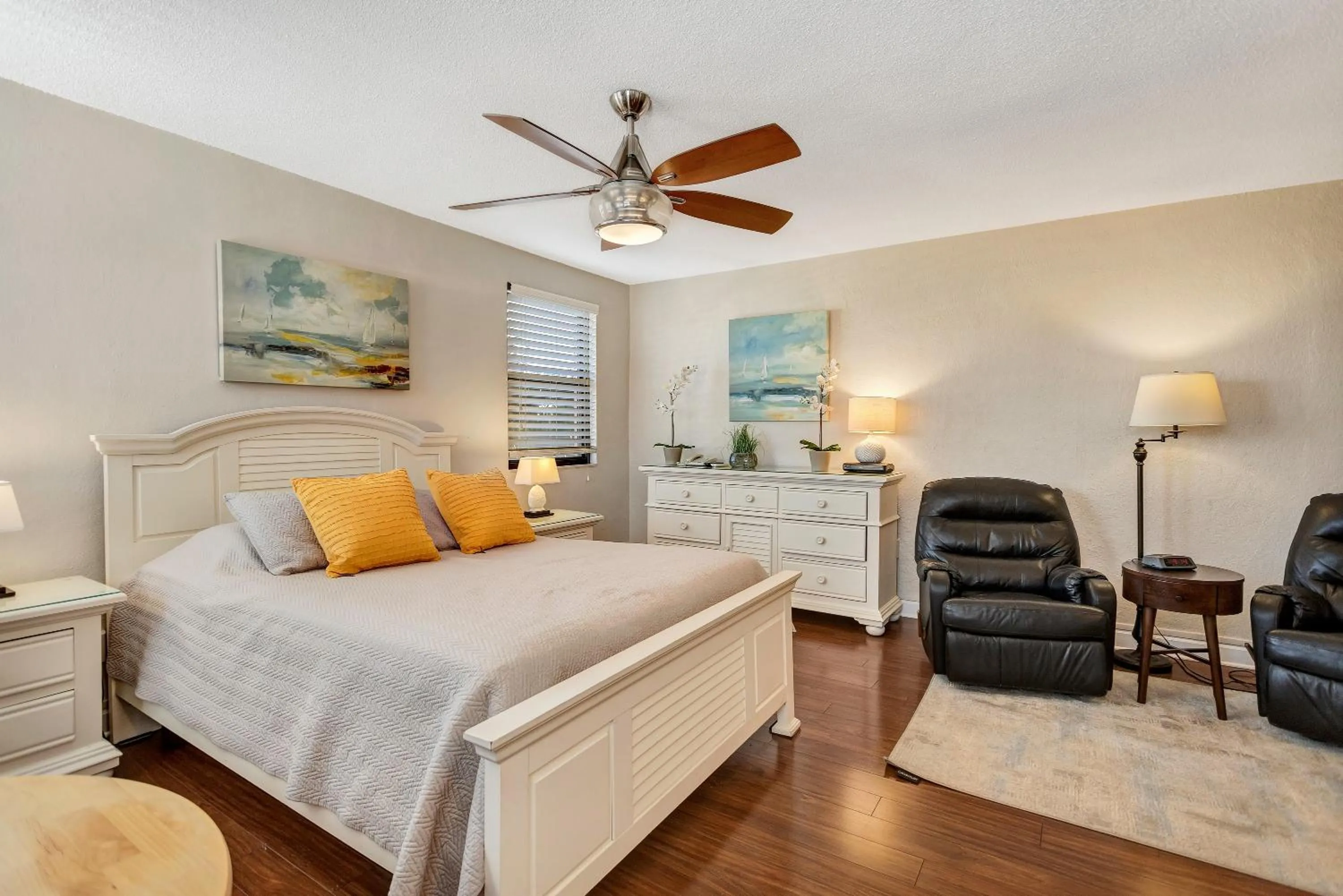 Photo of the whole room in Gulf Winds Resort by Travel Resort Services