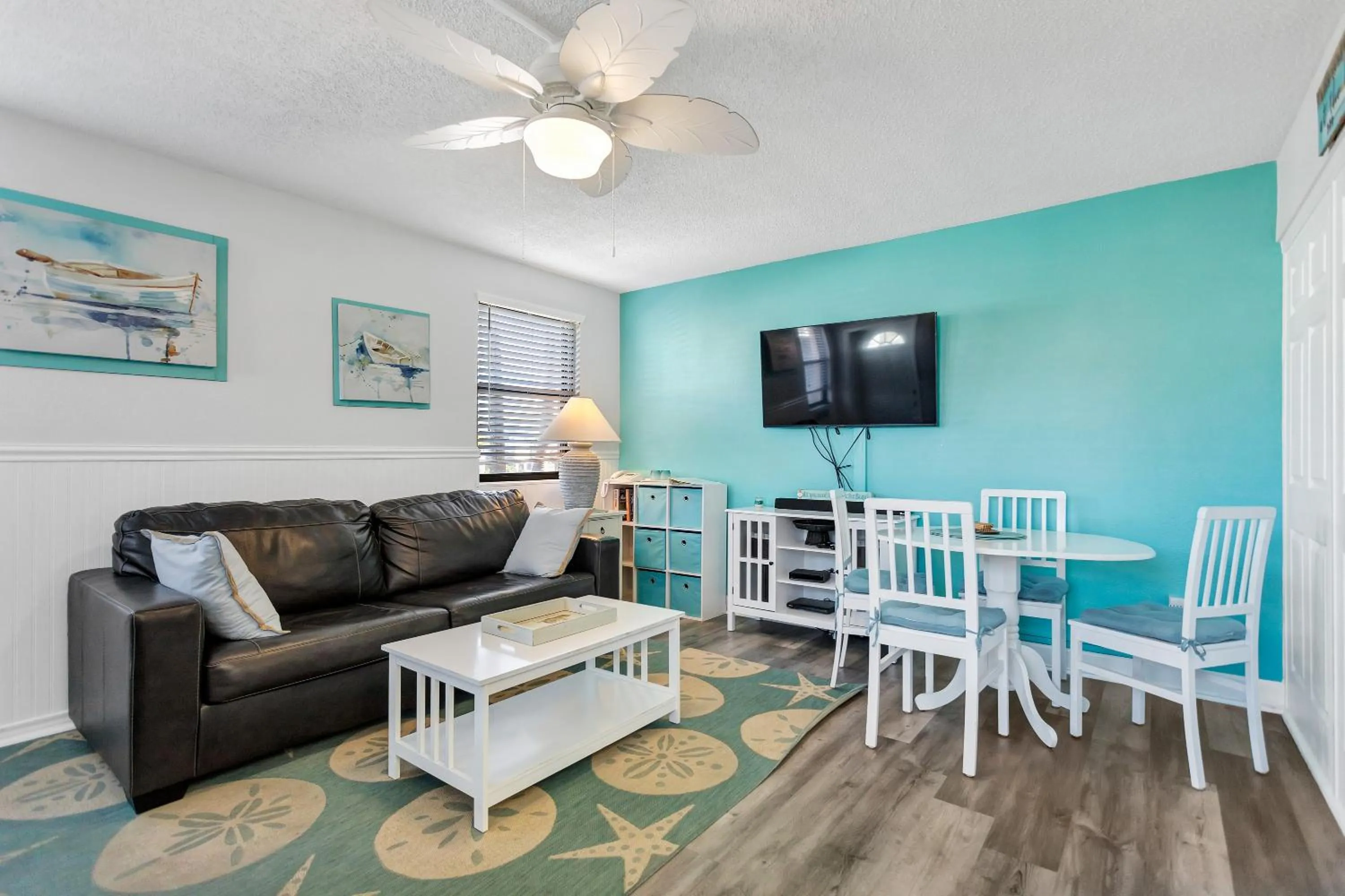 TV and multimedia in Gulf Winds Resort by Travel Resort Services