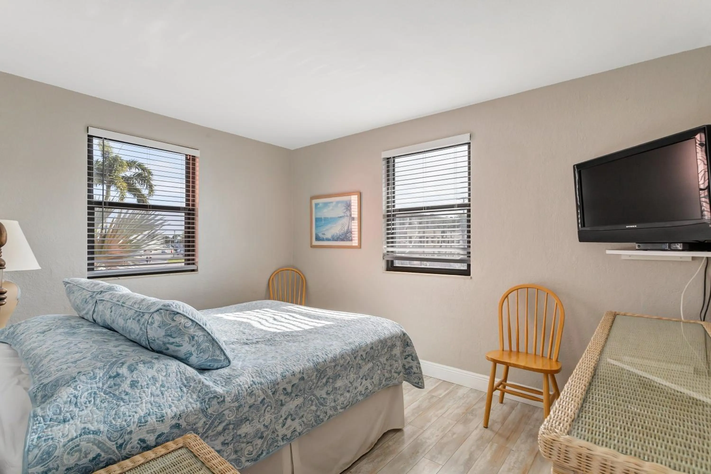 TV and multimedia in Gulf Winds Resort by Travel Resort Services