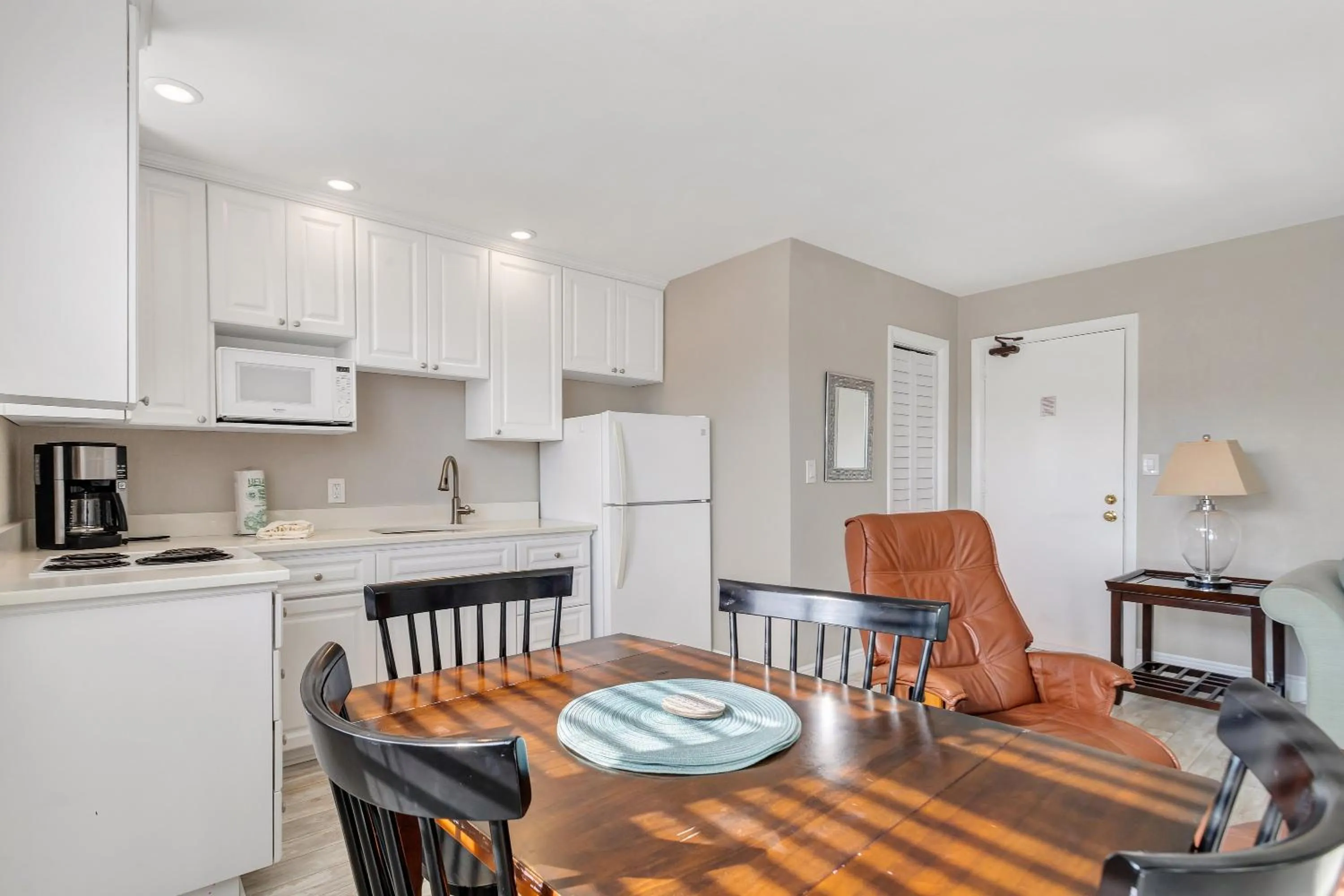 Kitchen or kitchenette in Gulf Winds Resort by Travel Resort Services