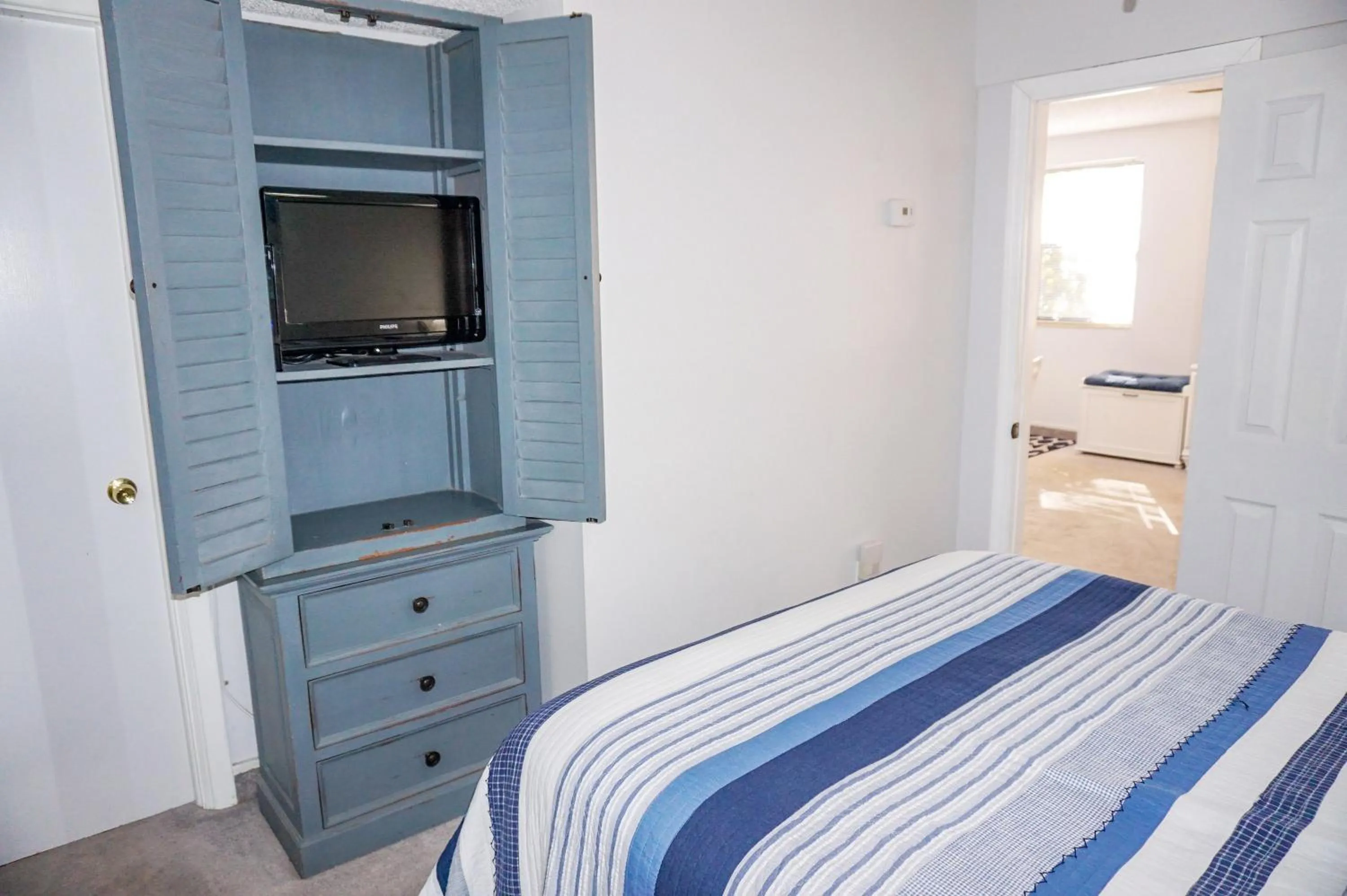 TV and multimedia in Gulf Winds Resort by Travel Resort Services