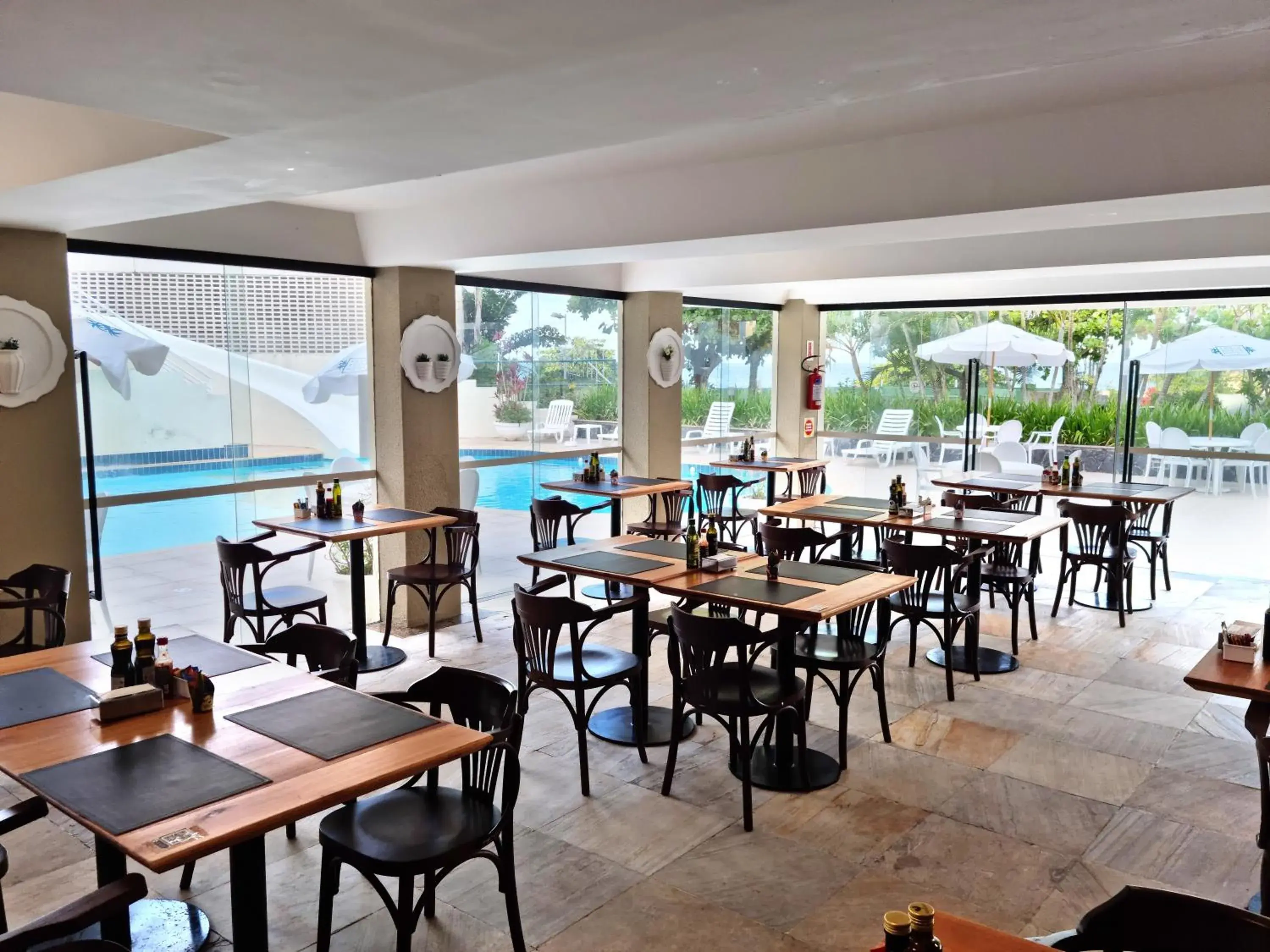 Restaurant/places to eat in Praia Brava Hotel Restaurant/places to eat in Praia Brava Hotel