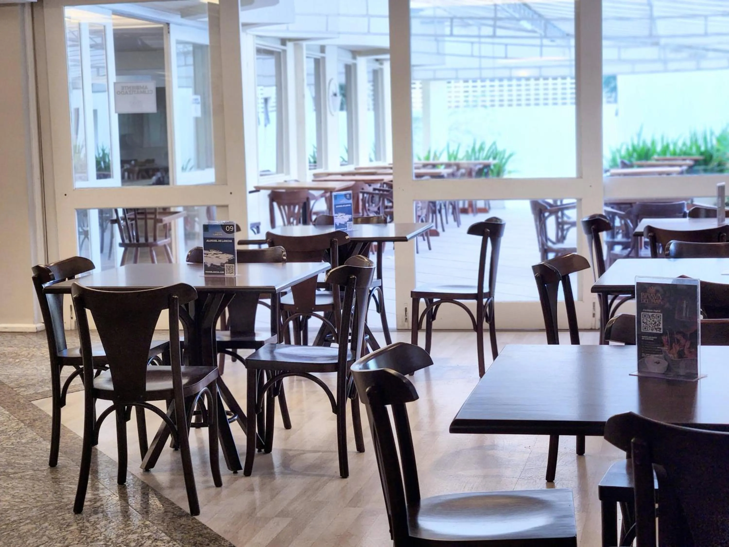 Restaurant/places to eat in Praia Brava Hotel