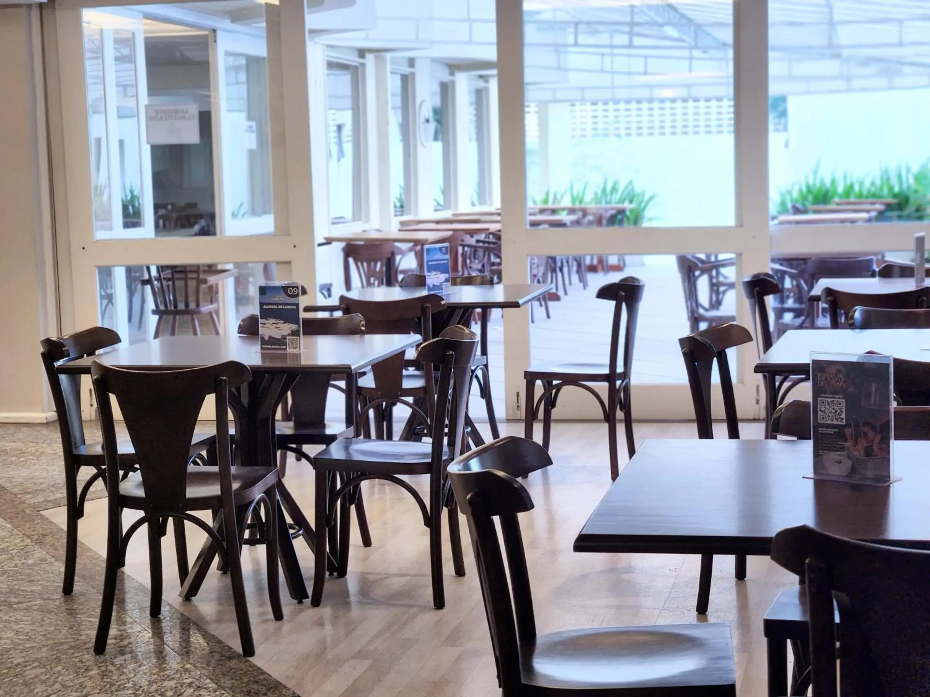 Restaurant/places to eat in Praia Brava Hotel Restaurant/places to eat in Praia Brava Hotel