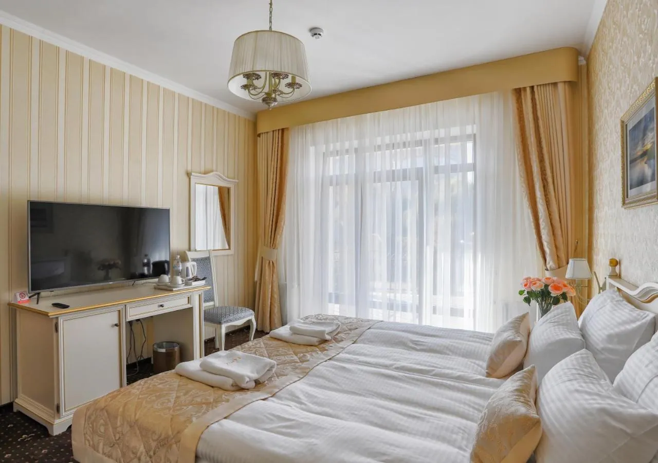 Suite in FENIX TOWN