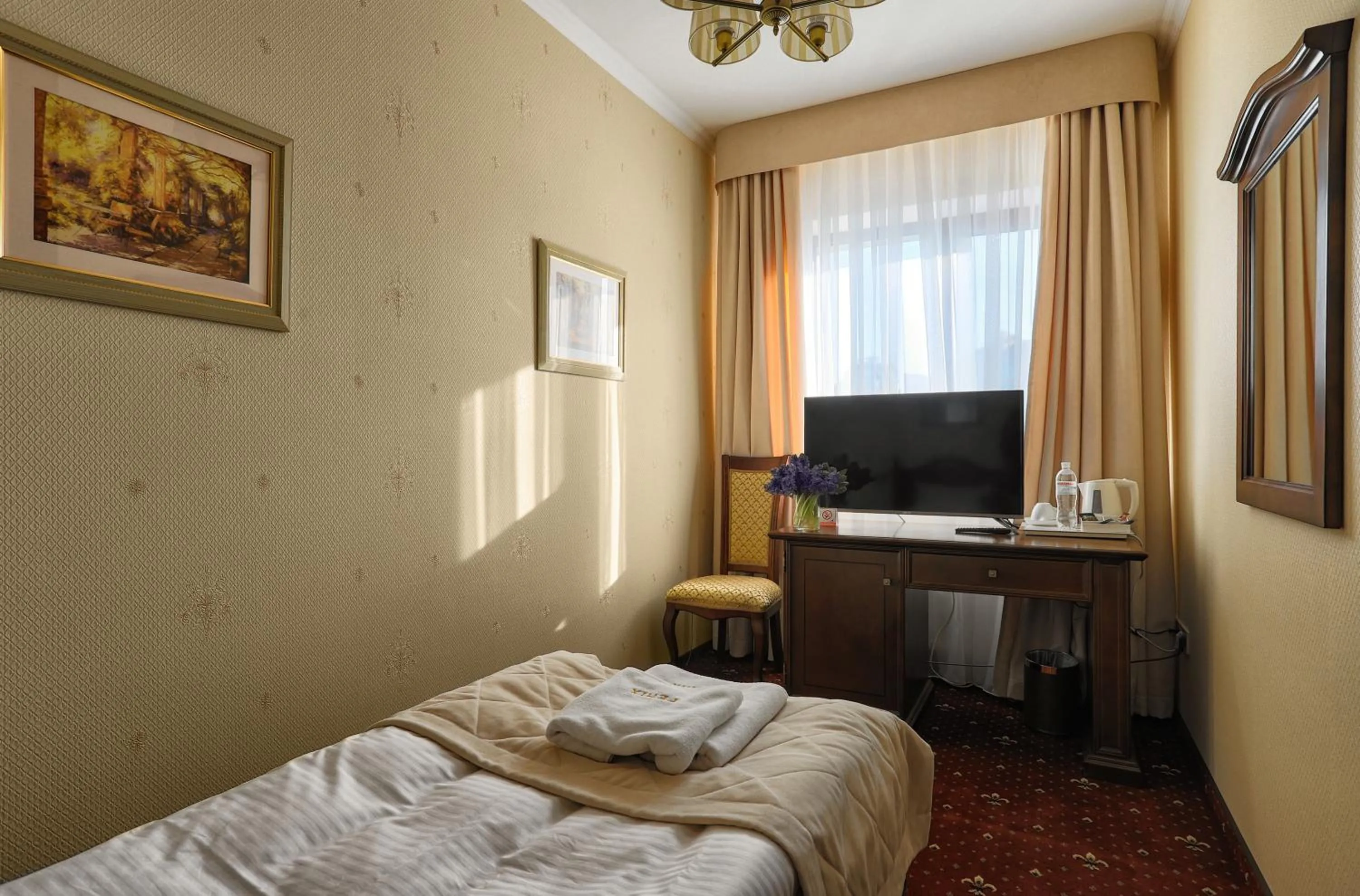 Small Single Room - single occupancy in FENIX TOWN