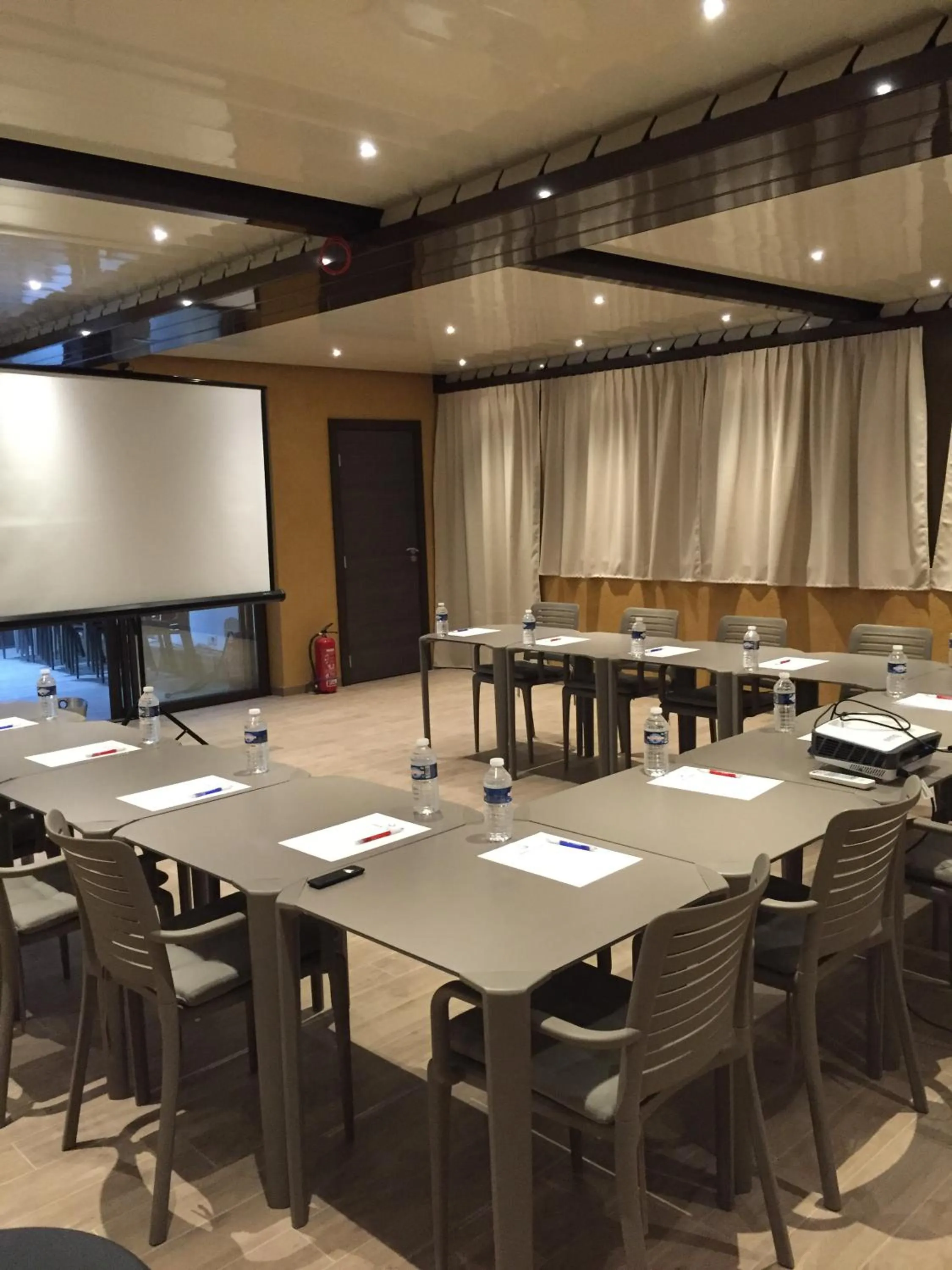 Meeting/conference room in Hôtel Corniche du Liouquet