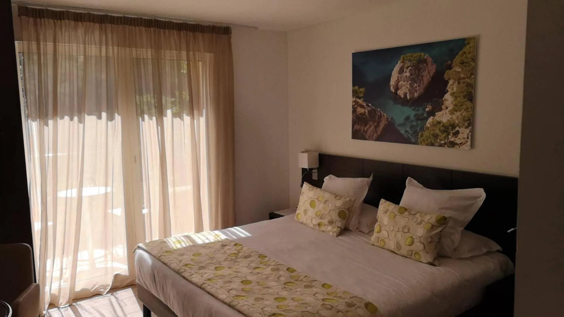 Bed in Hôtel Corniche du Liouquet