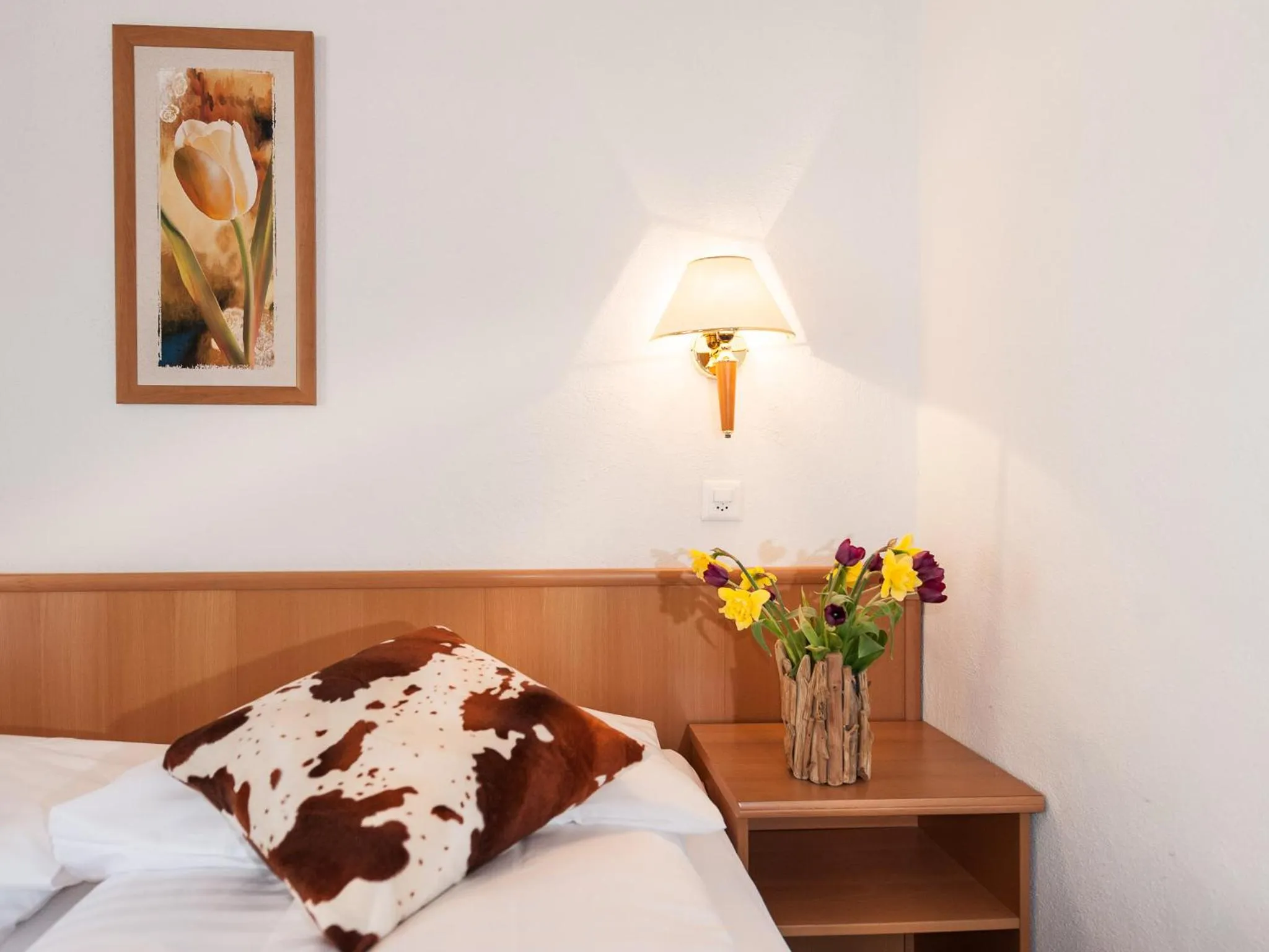 Bed in Hotel Oberland