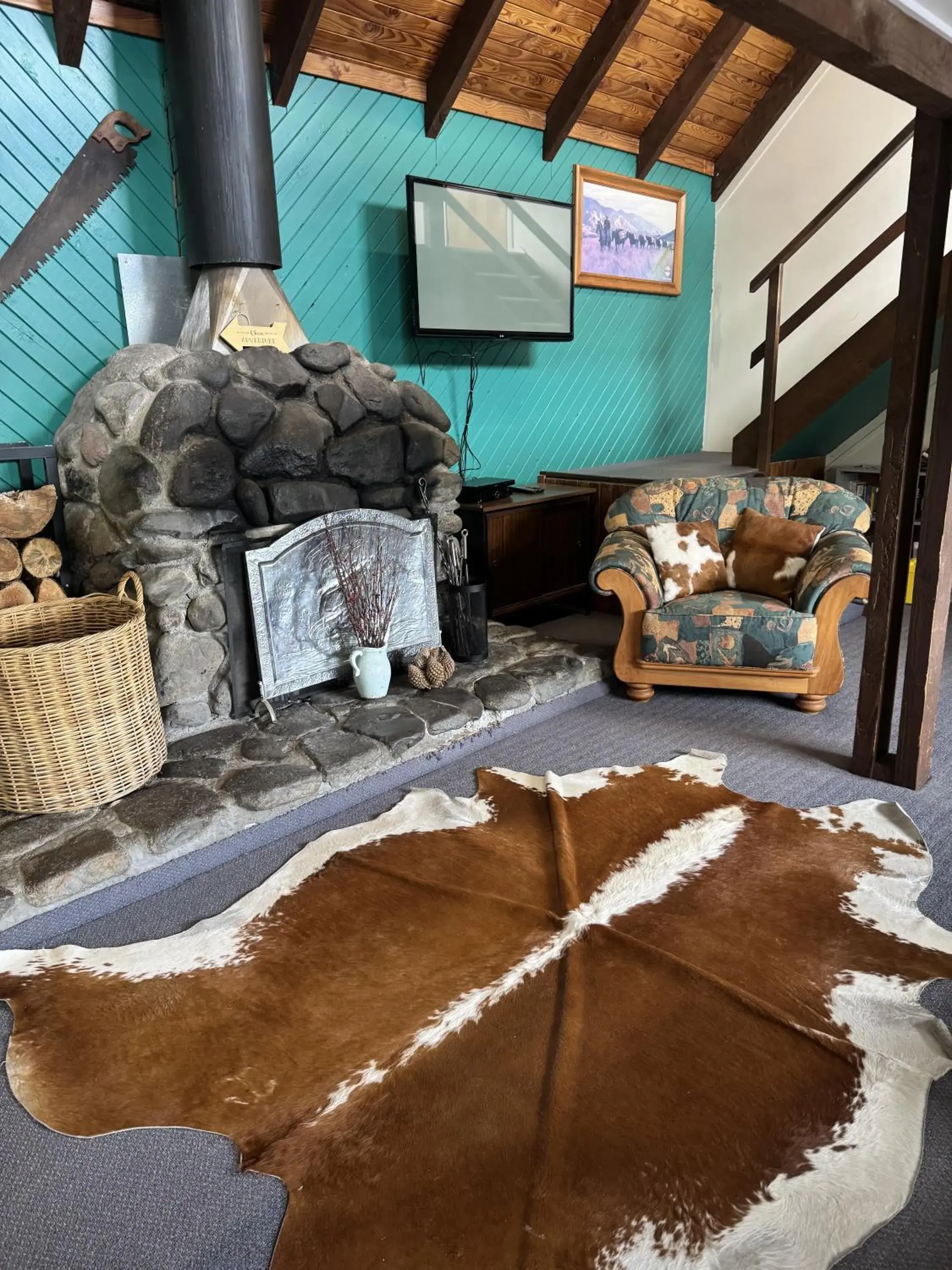 Lounge or bar in Adventure Lodge and Motels and Tongariro Crossing Track Transport Lounge or bar in Adventure Lodge and Motels and Tongariro Crossing Track Transport