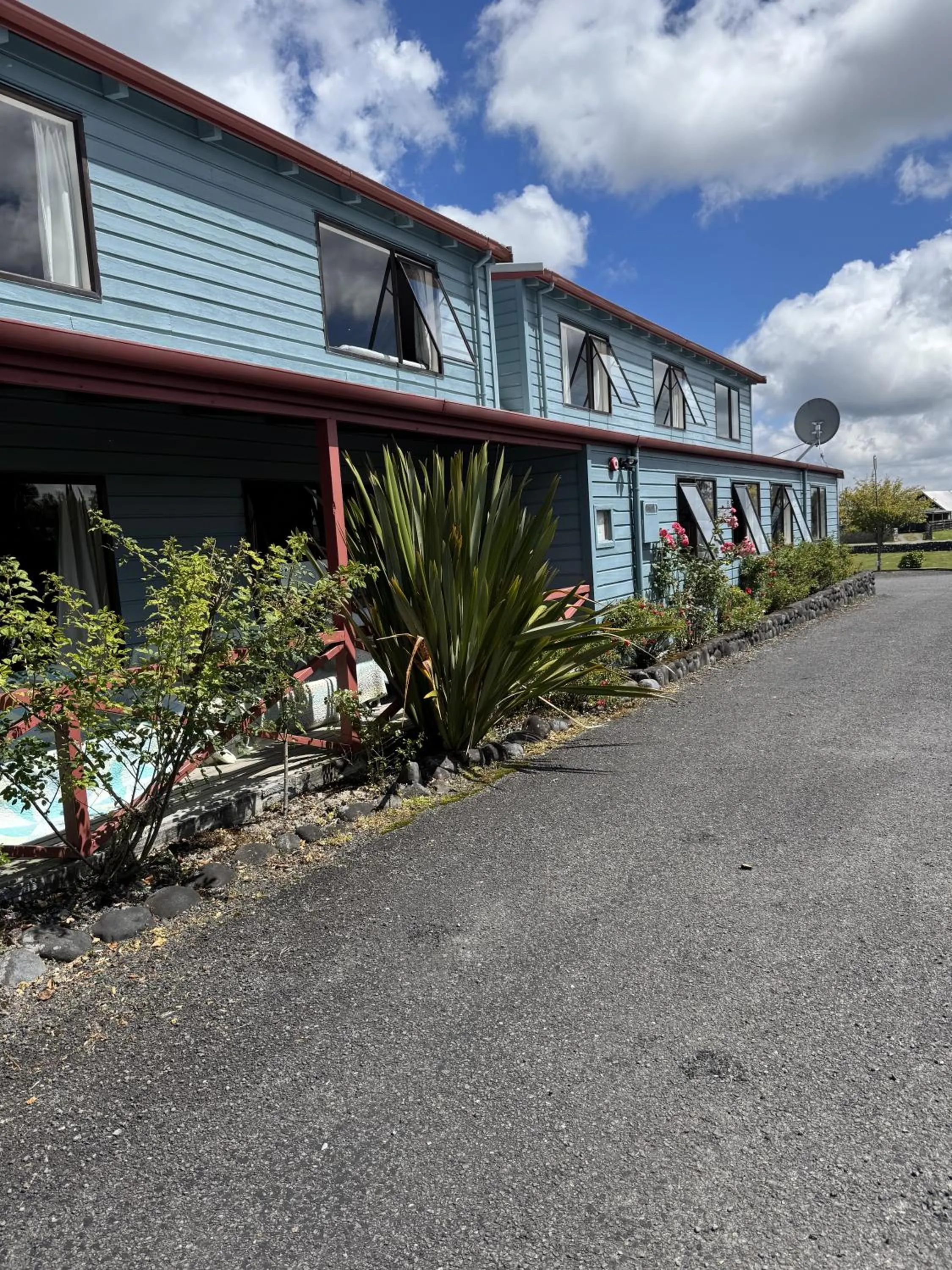 Property building in Adventure Lodge and Motels and Tongariro Crossing Track Transport