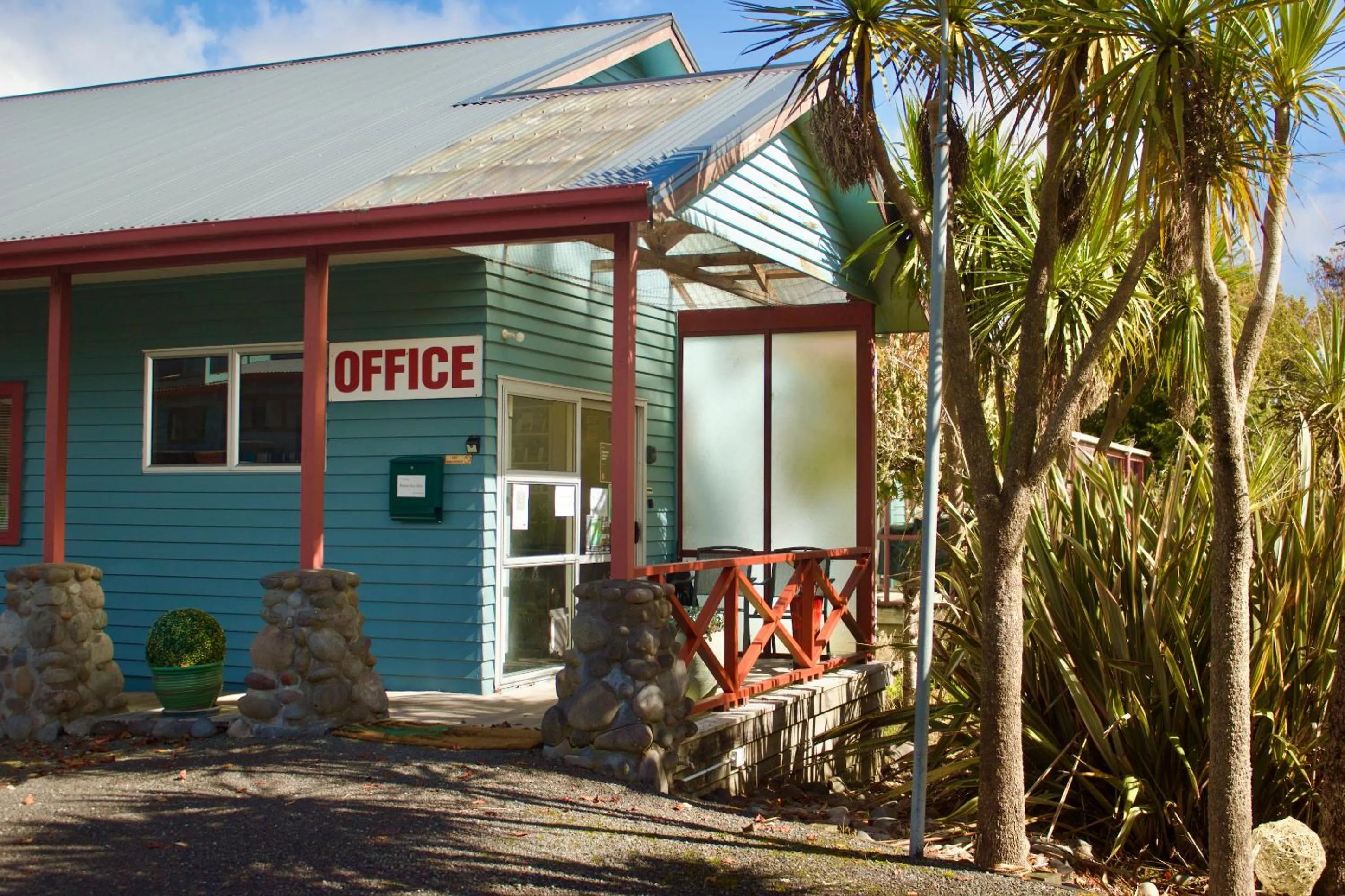 Lobby or reception in Adventure Lodge and Motels and Tongariro Crossing Track Transport