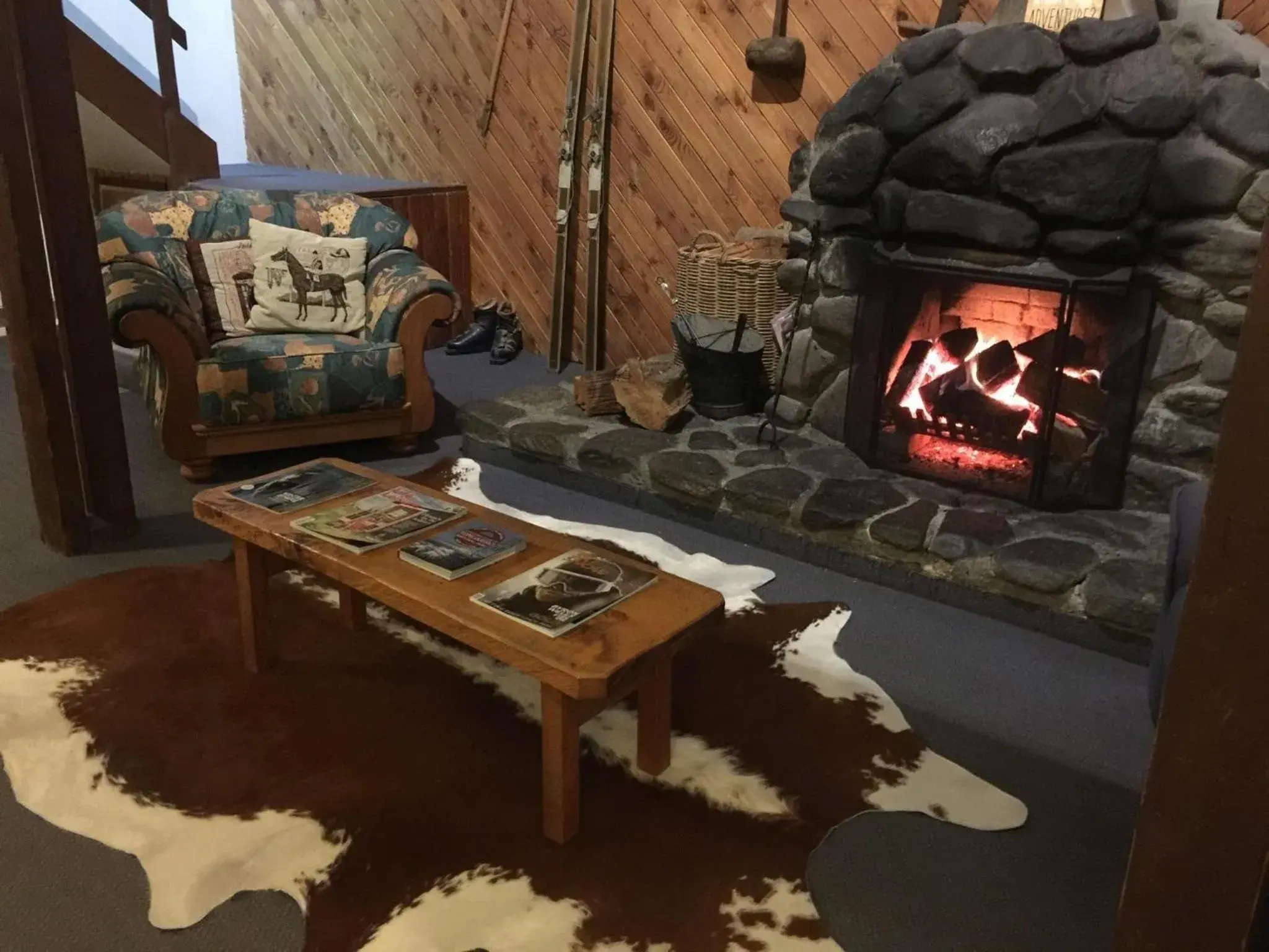 Family Room with Shared Bathroom in Adventure Lodge and Motels and Tongariro Crossing Track Transport Family Room with Shared Bathroom in Adventure Lodge and Motels and Tongariro Crossing Track Transport