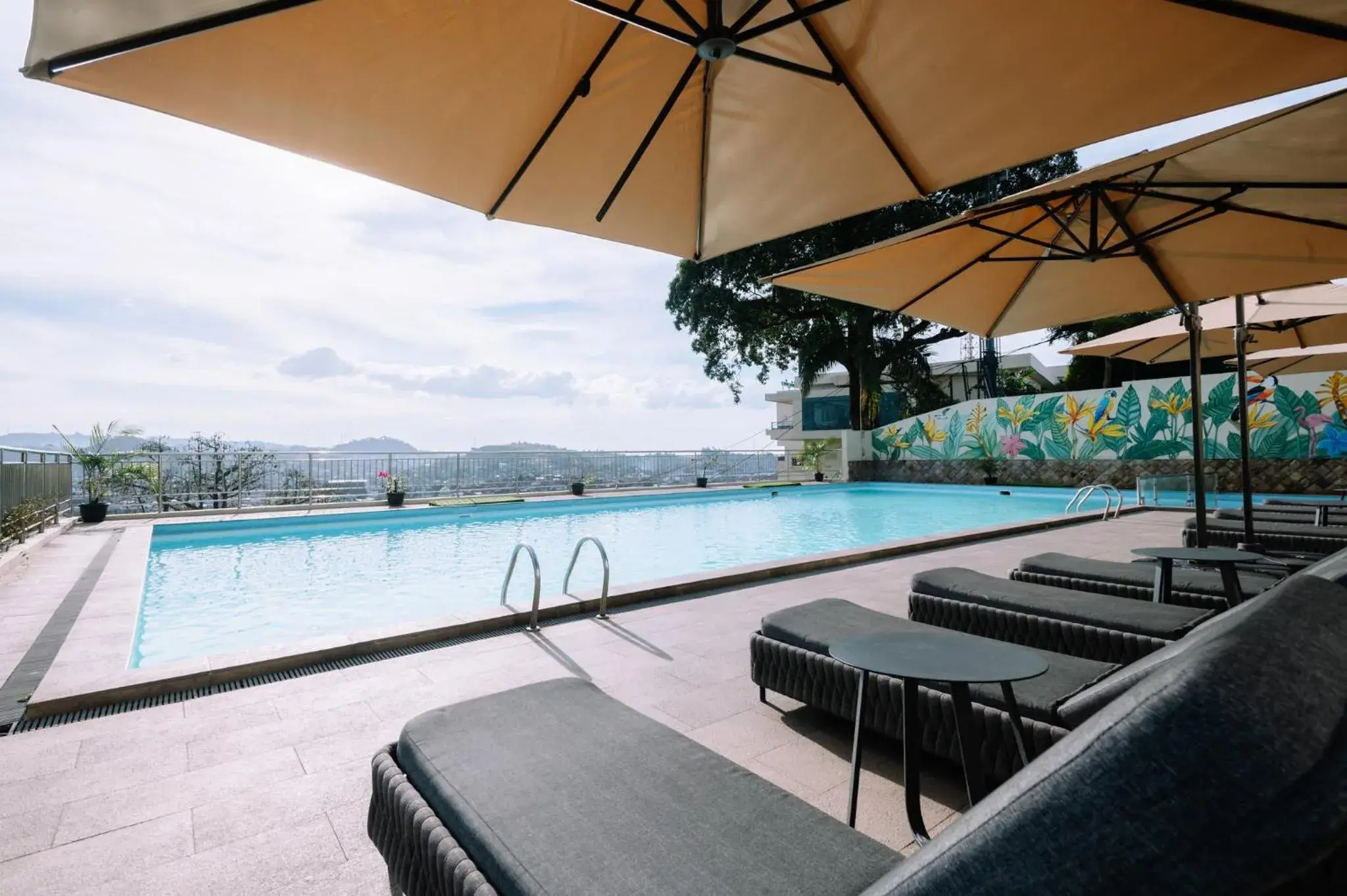 Swimming pool in Holiday Inn Lampung Bukit Randu by IHG Swimming pool in Holiday Inn Lampung Bukit Randu by IHG