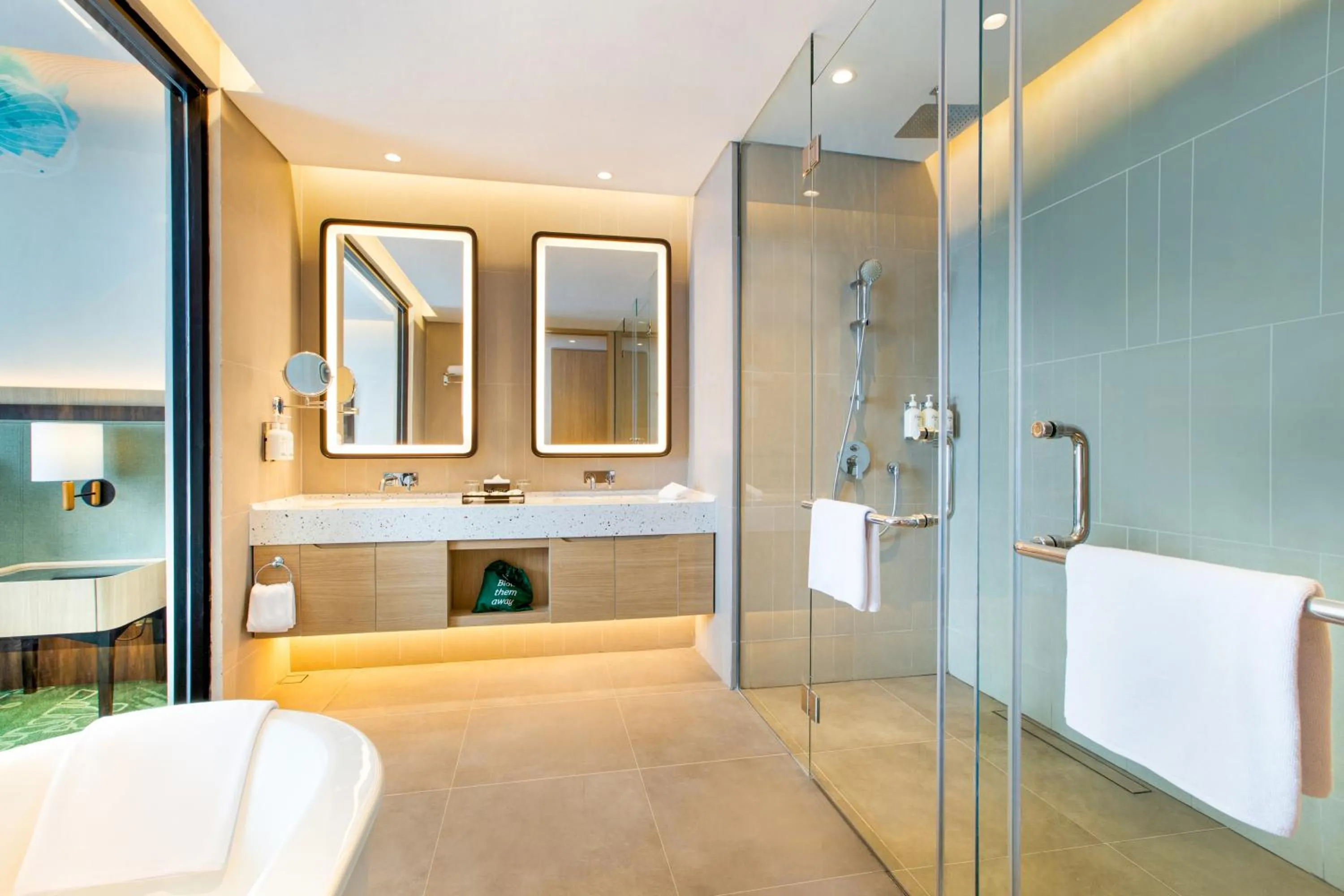 Bathroom, Bed in Holiday Inn Lampung Bukit Randu by IHG