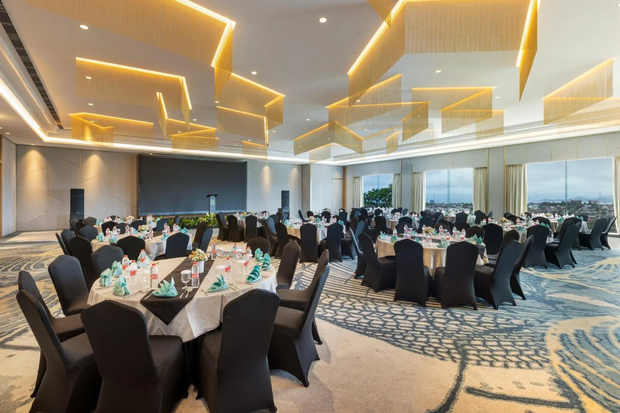 Meeting/conference room in Holiday Inn Lampung Bukit Randu by IHG