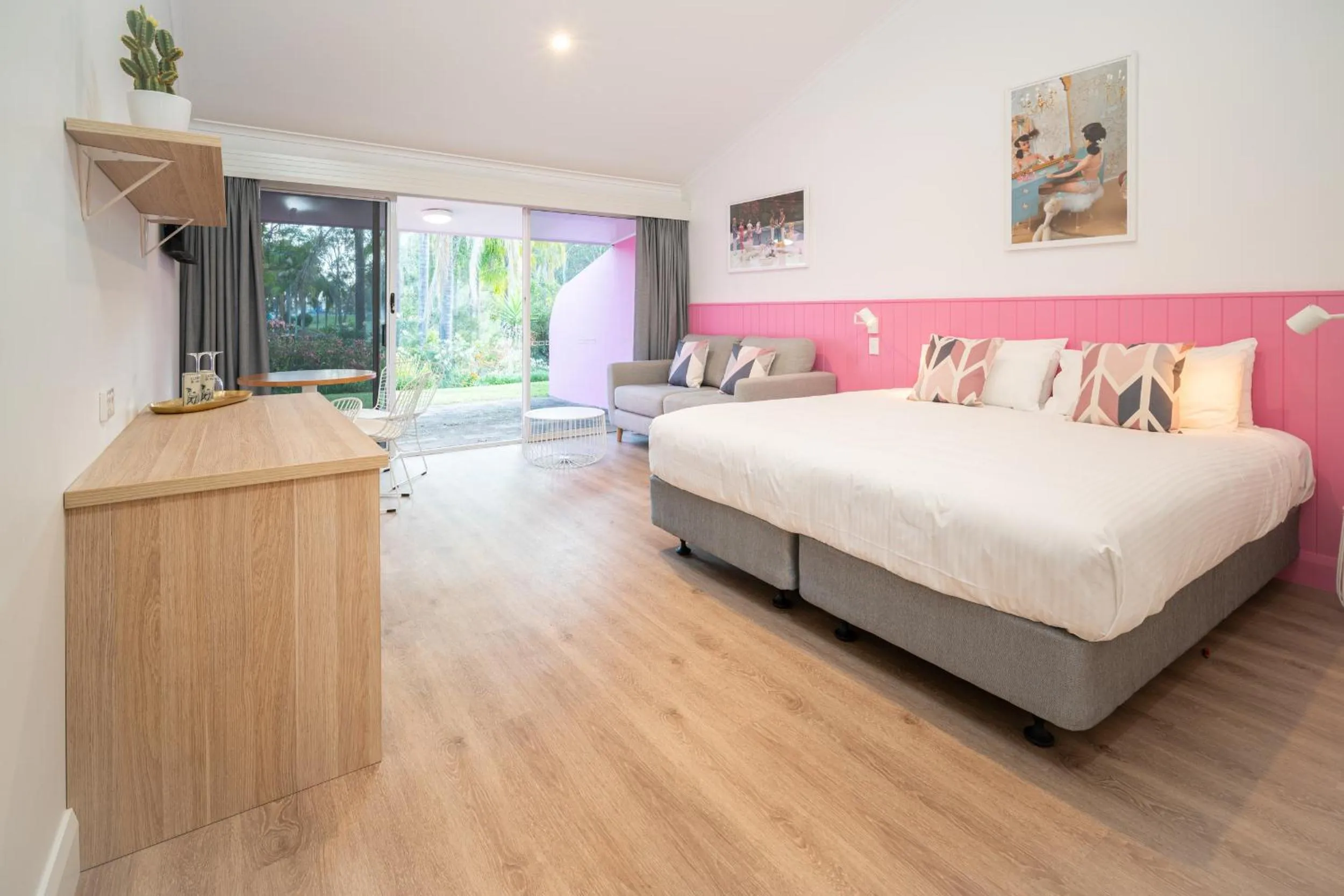 Bedroom, Bed in The Cubana Resort Nambucca Heads