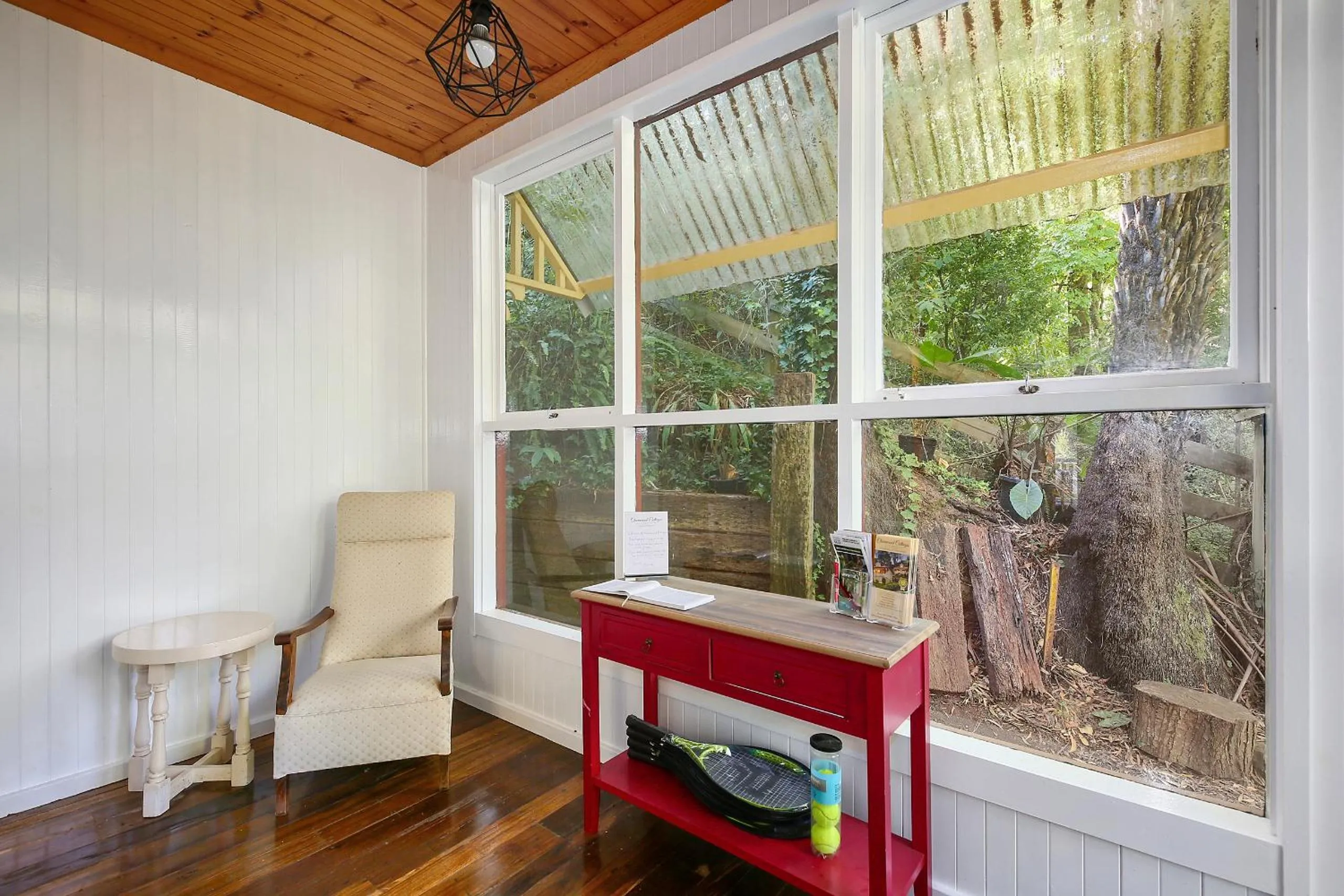 Charnwood Cottages in Warburton