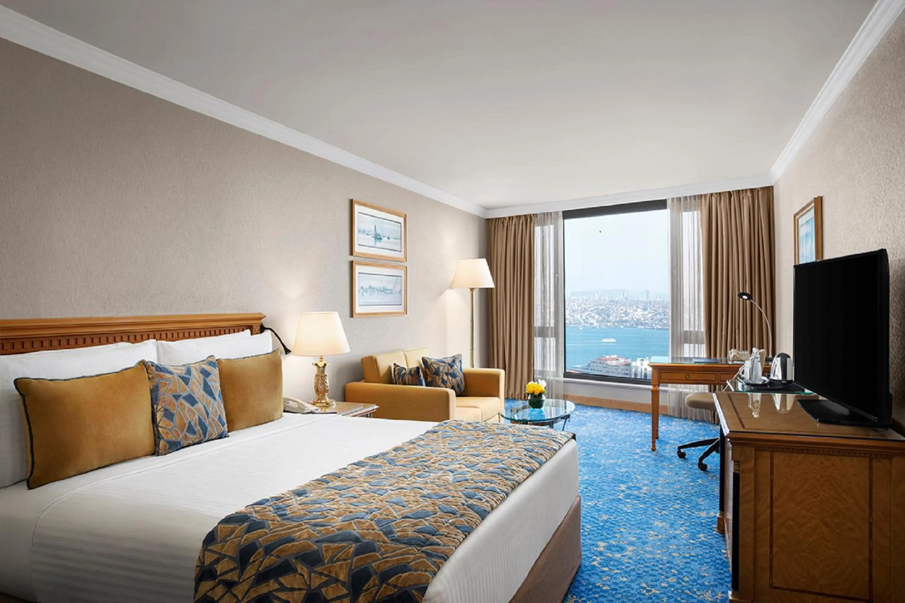 Photo of the whole room, Bed in InterContinental Istanbul by IHG