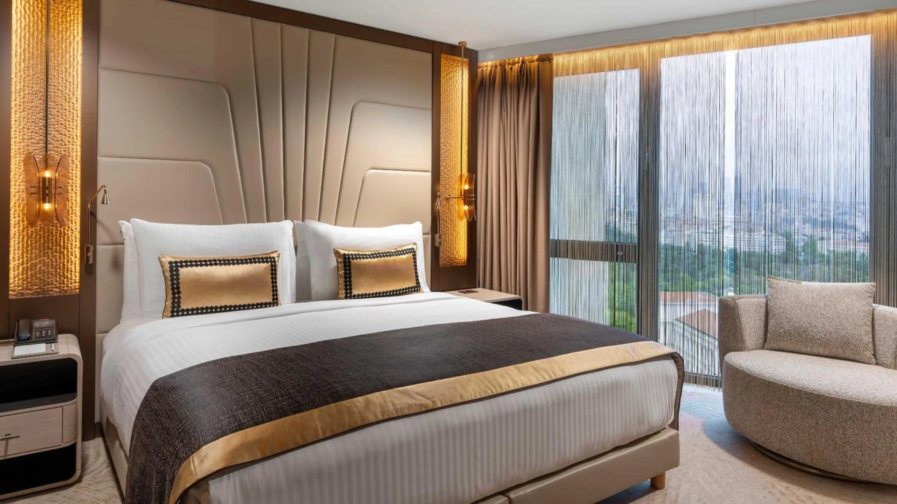 Photo of the whole room, Bed in InterContinental Istanbul by IHG