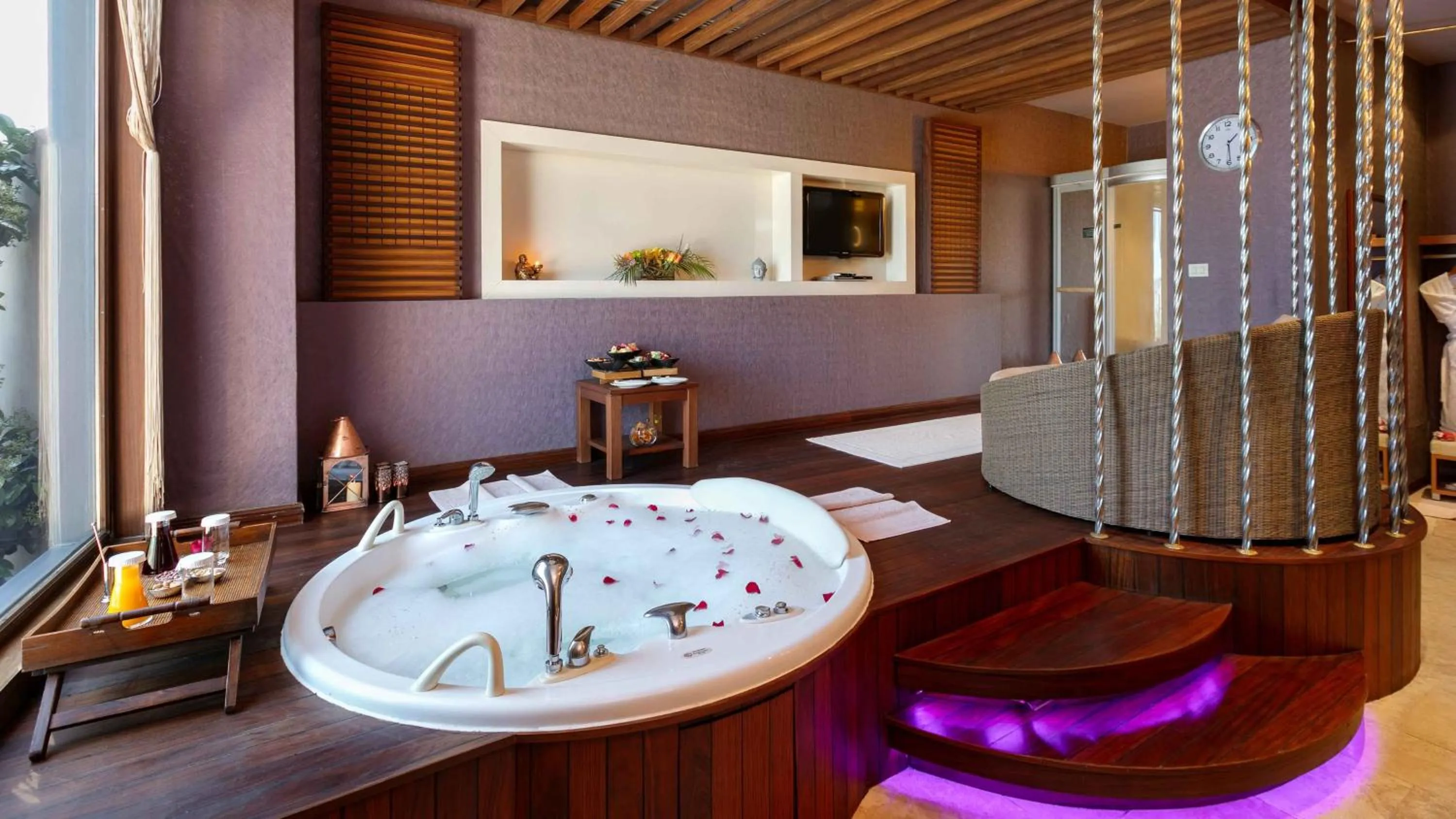 Spa and wellness centre/facilities in InterContinental Istanbul by IHG