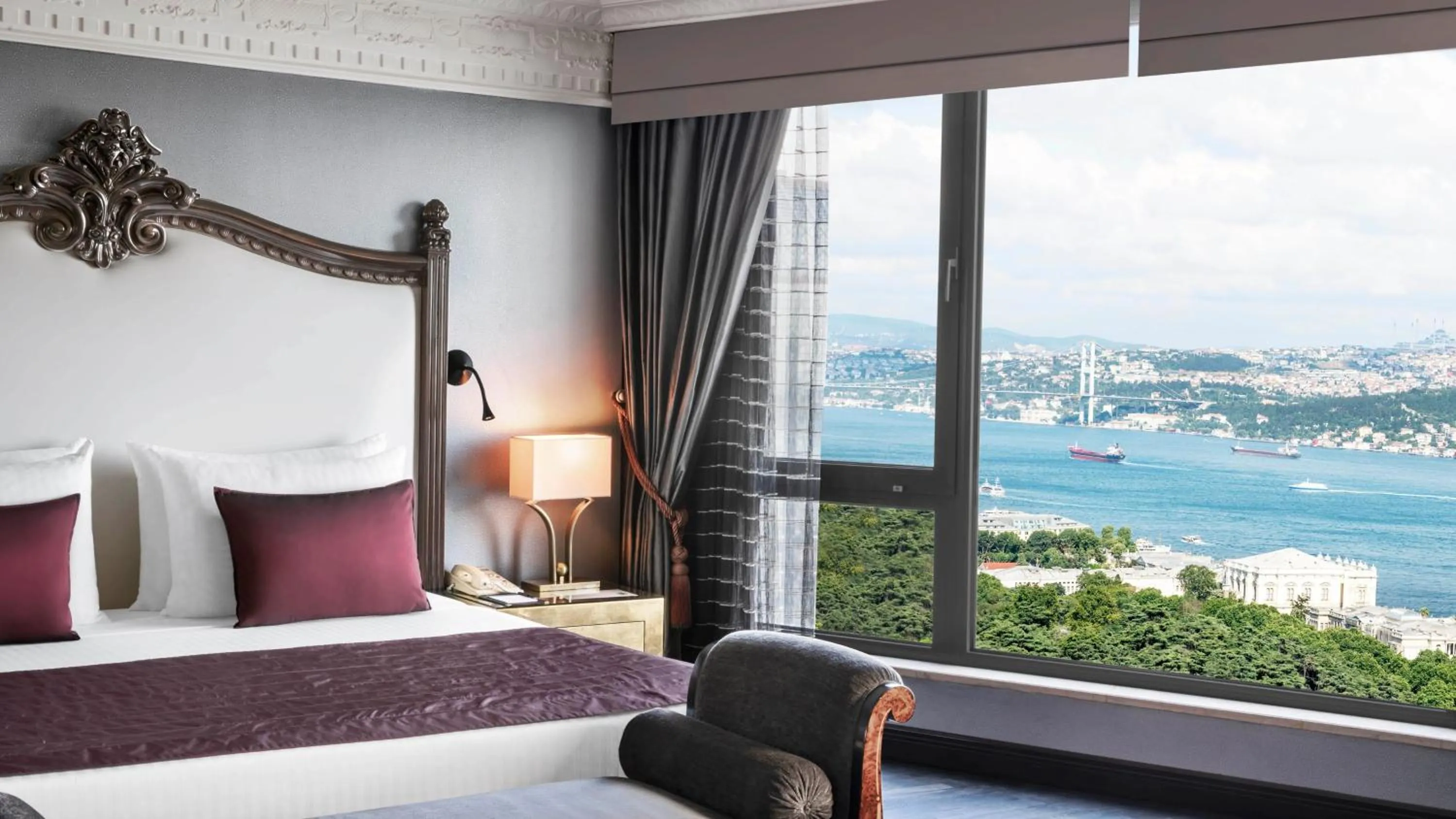 Photo of the whole room, Bed in InterContinental Istanbul by IHG