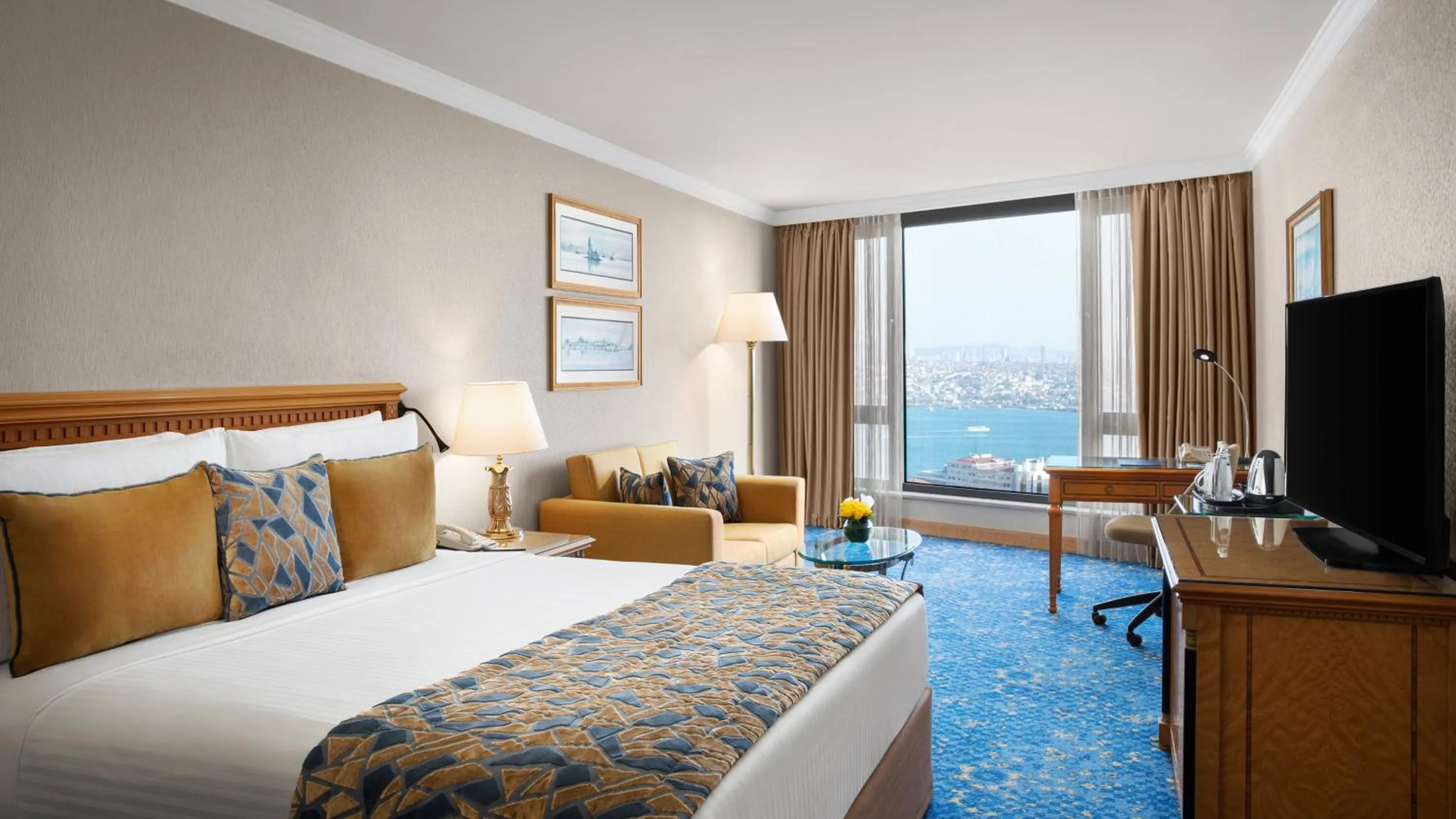 Photo of the whole room, Bed in InterContinental Istanbul by IHG