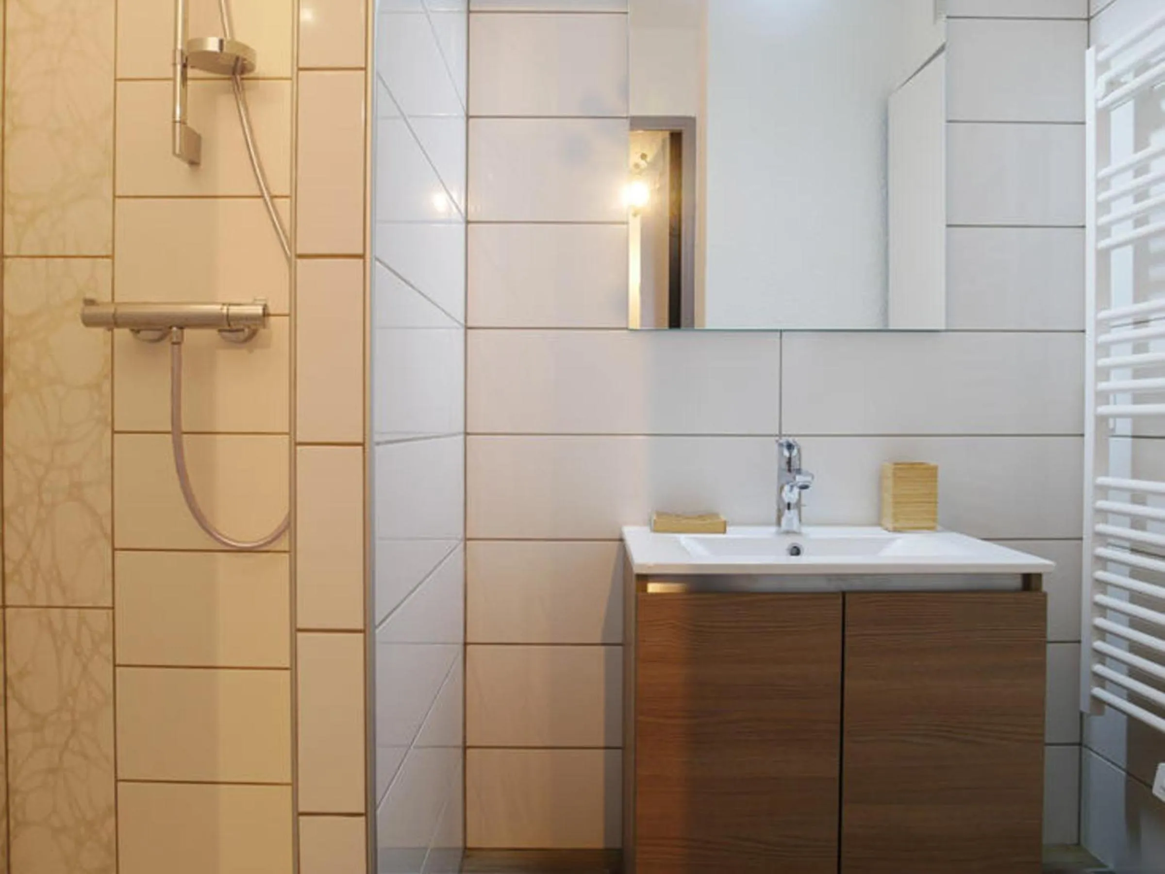 Charmant 2 pièces rénové, 4-5 pers, balcon, proche pistes et commerces, La Plagne Montchavin - FR-1-329-39