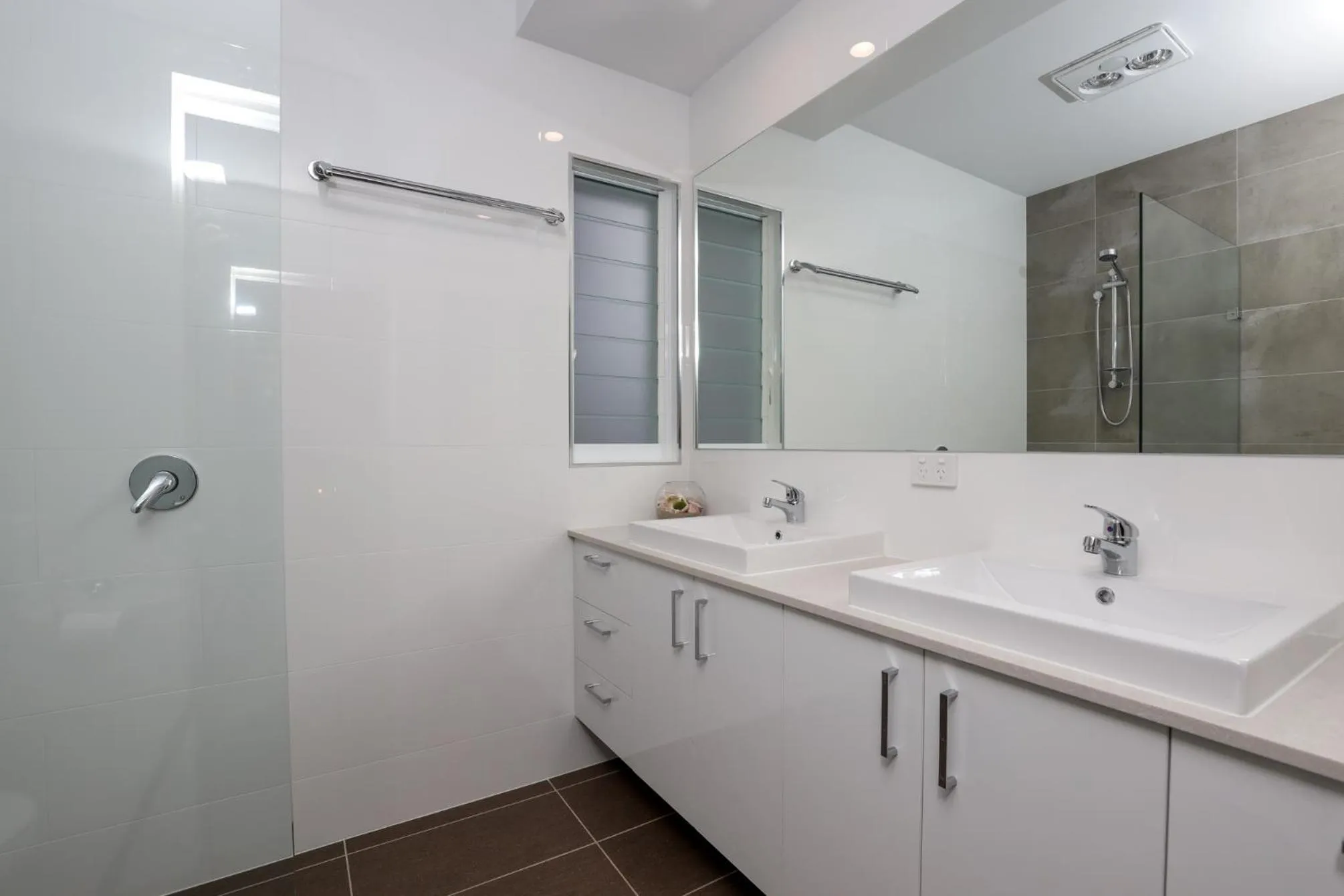 Bathroom in Moby Dick Waterfront Resort Motel