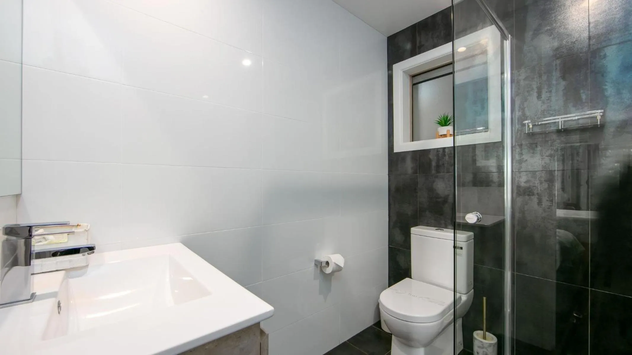 Bathroom in Moby Dick Waterfront Resort Motel