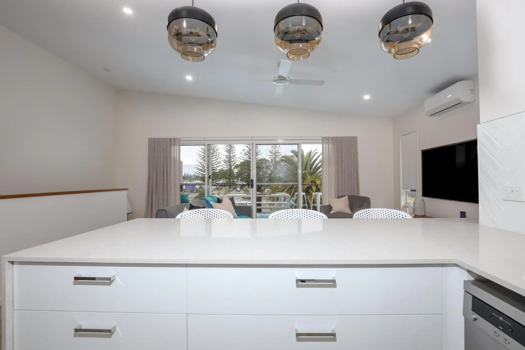 Kitchen or kitchenette in Moby Dick Waterfront Resort Motel