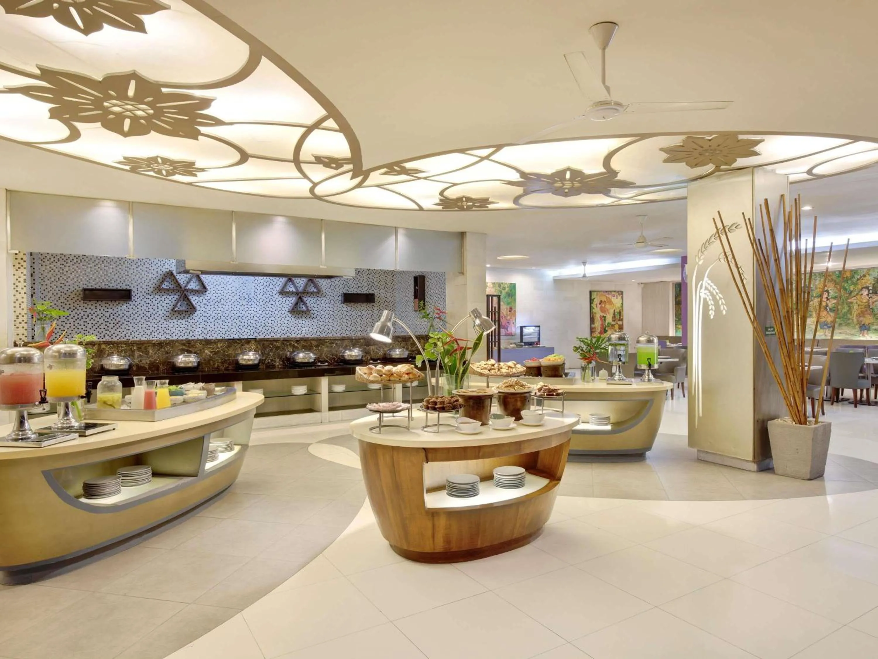 Restaurant/places to eat in Mercure Bali Nusa Dua