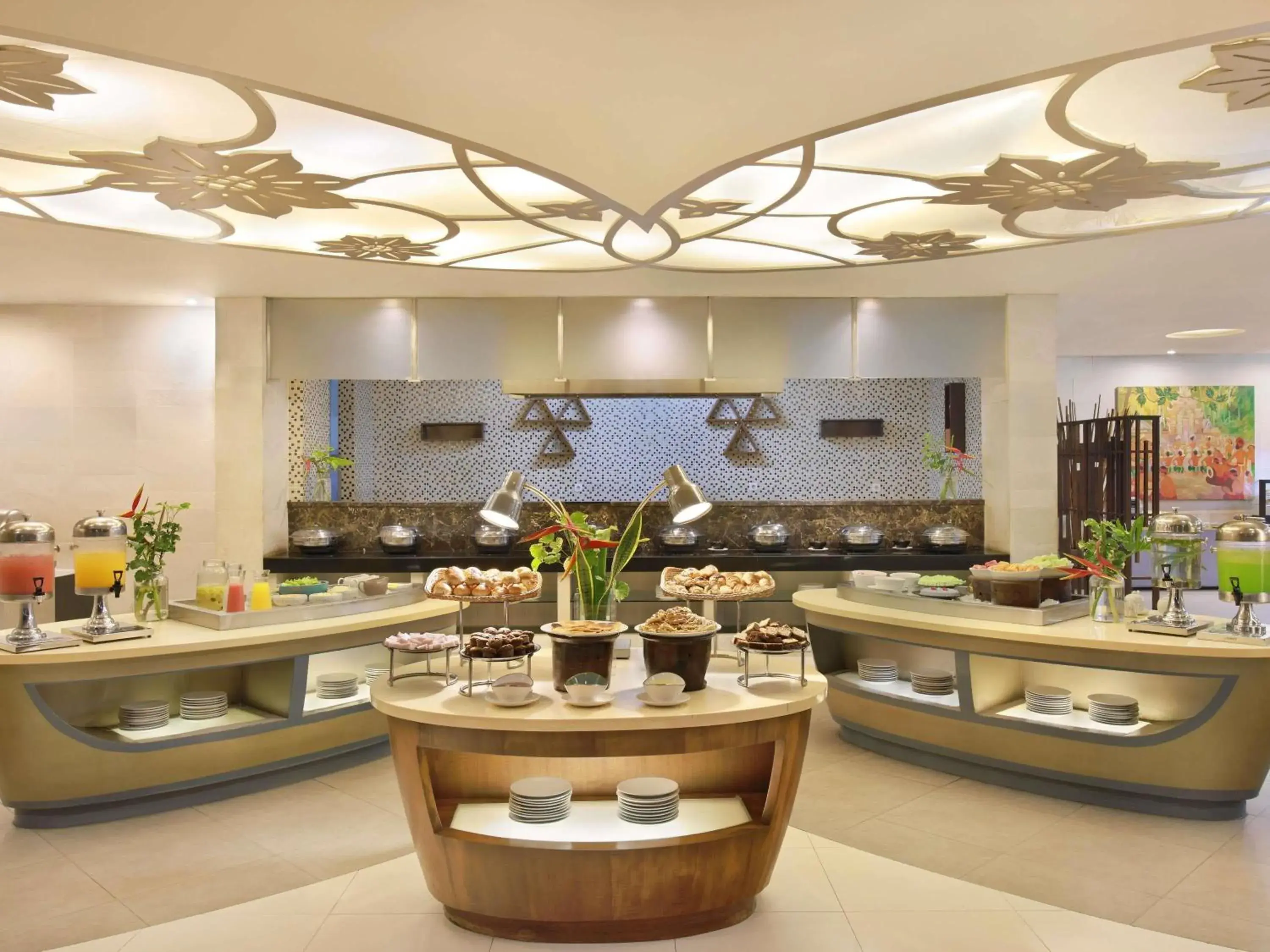 Restaurant/places to eat in Mercure Bali Nusa Dua Restaurant/places to eat in Mercure Bali Nusa Dua