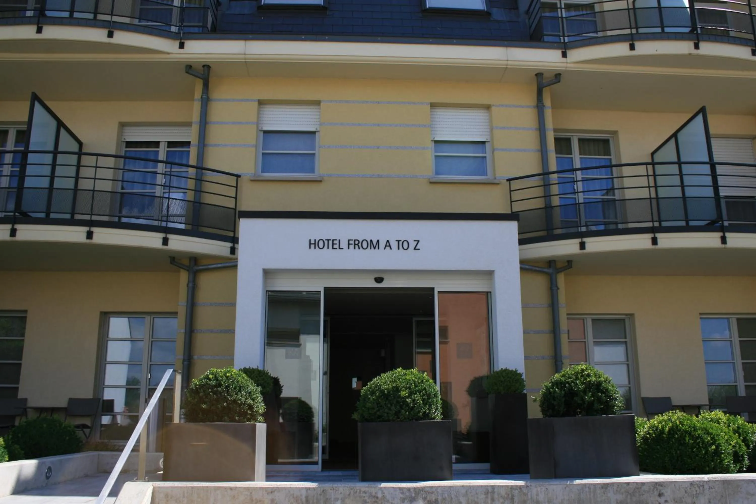 Facade/entrance in Hotel Alzinn