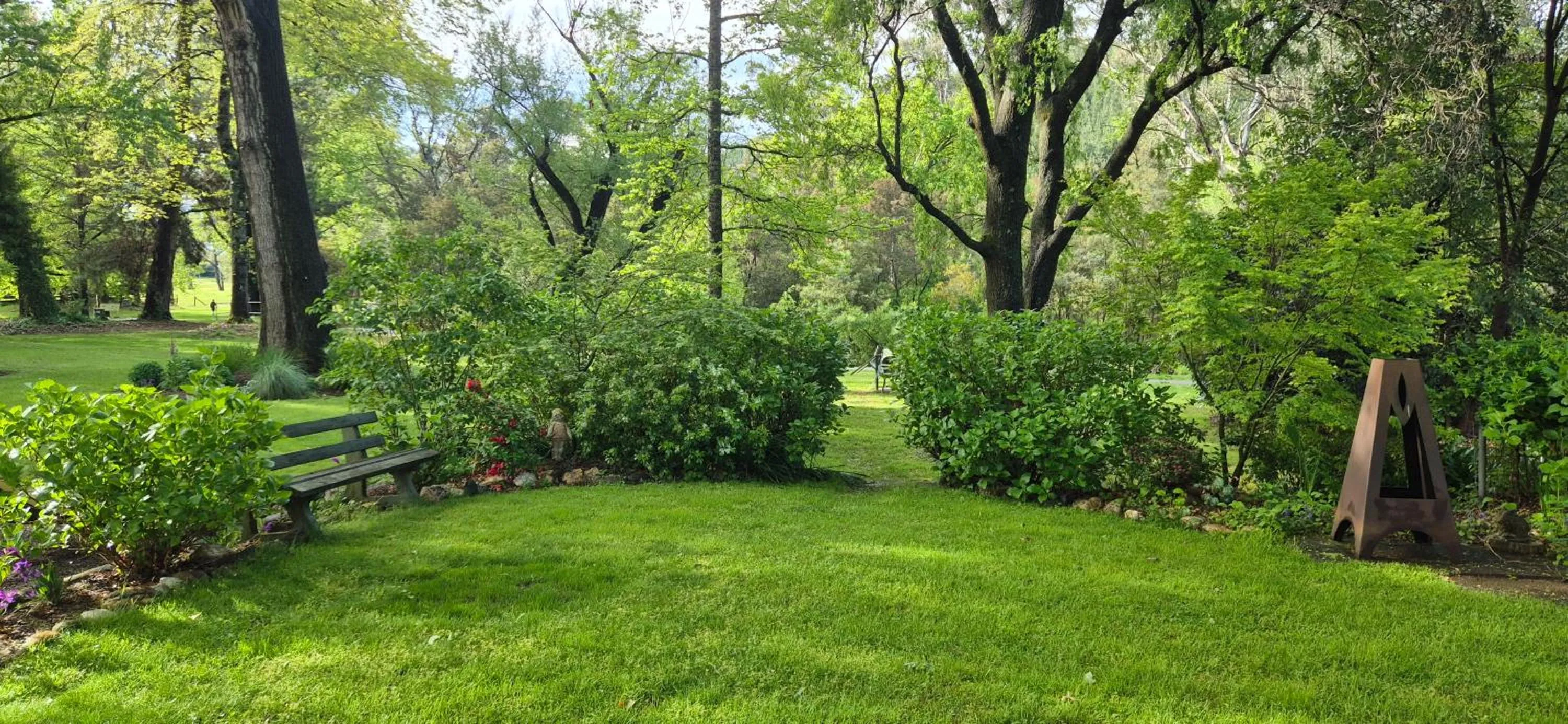 Garden in Goldfield Holiday Units