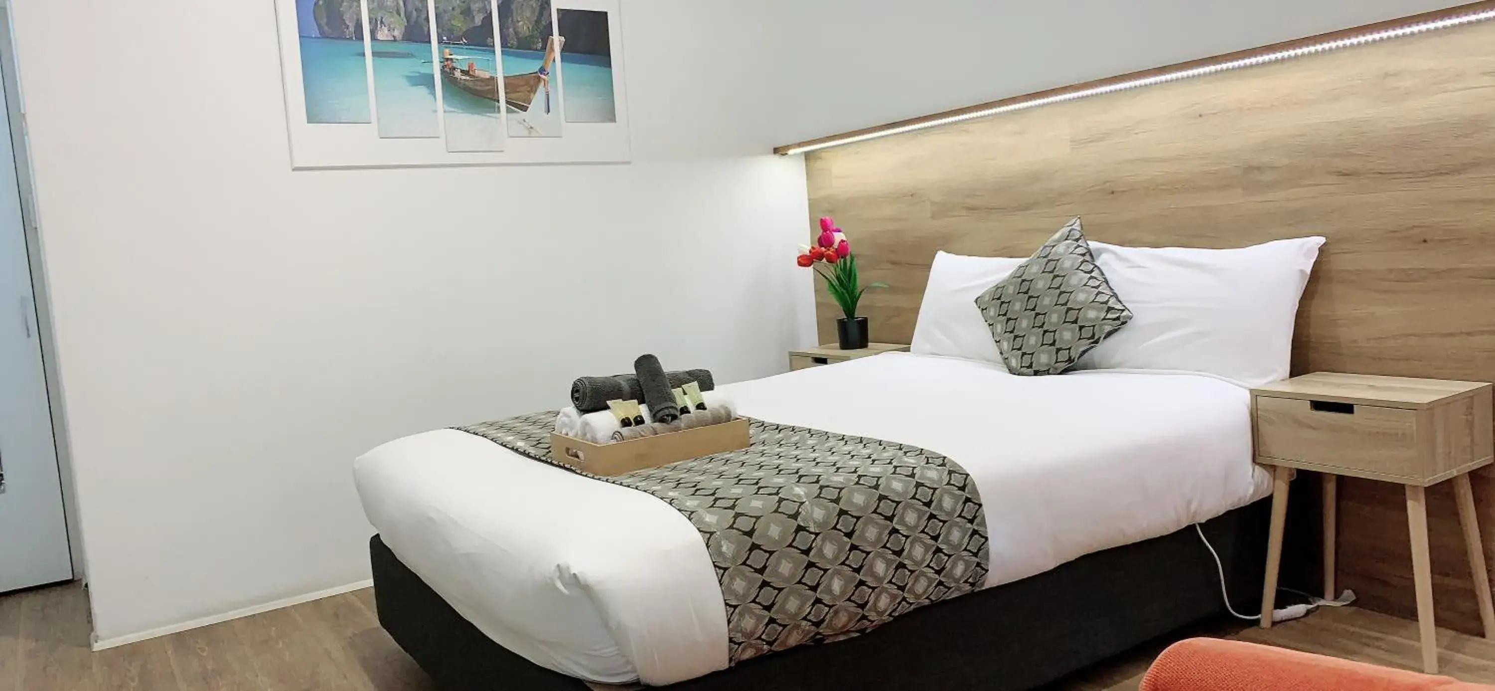 Bed in Elm Motel Bed in Elm Motel