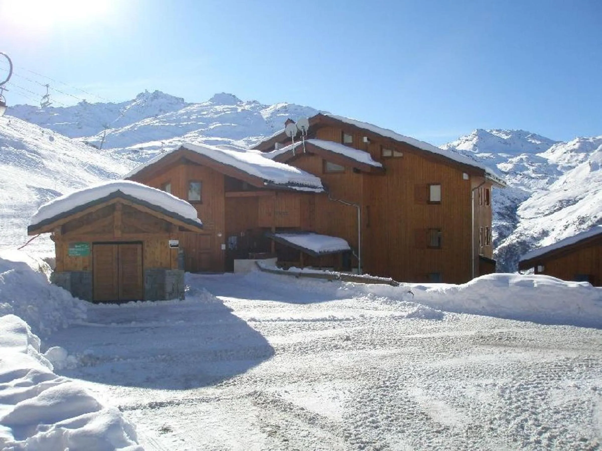 Duplex 8 pers. aux Menuires, ski aux pieds, animaux admis - FR-1-452-105