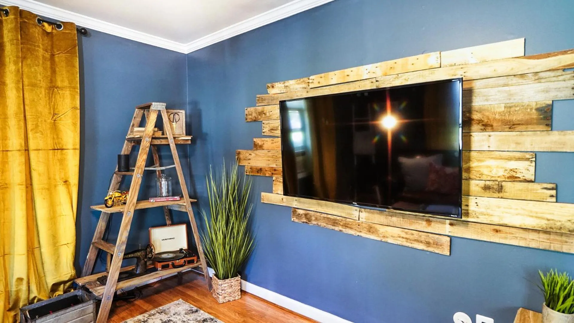 Living room in West Davis Mill