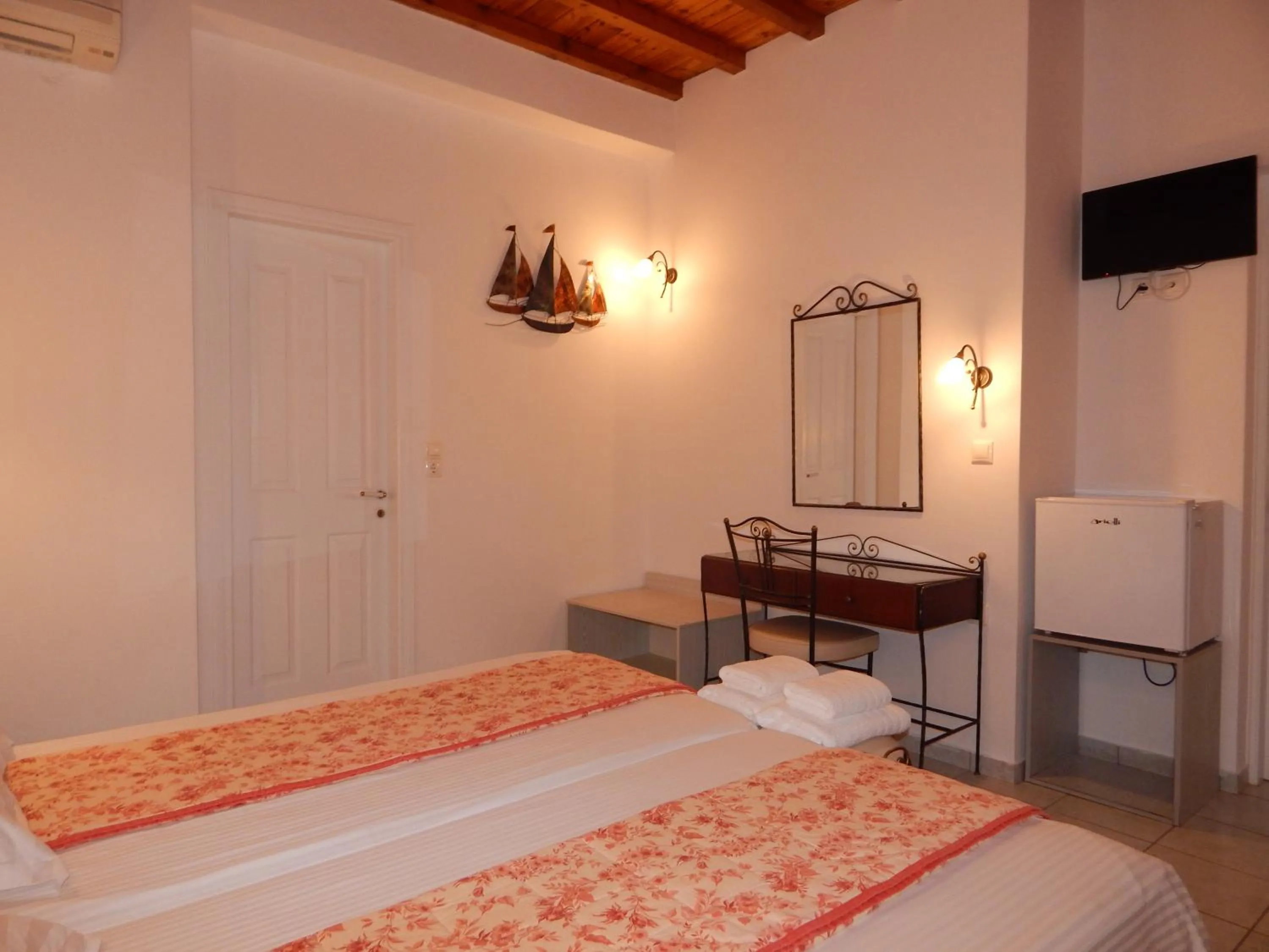 Nisiotiko house in Tinos near the beach