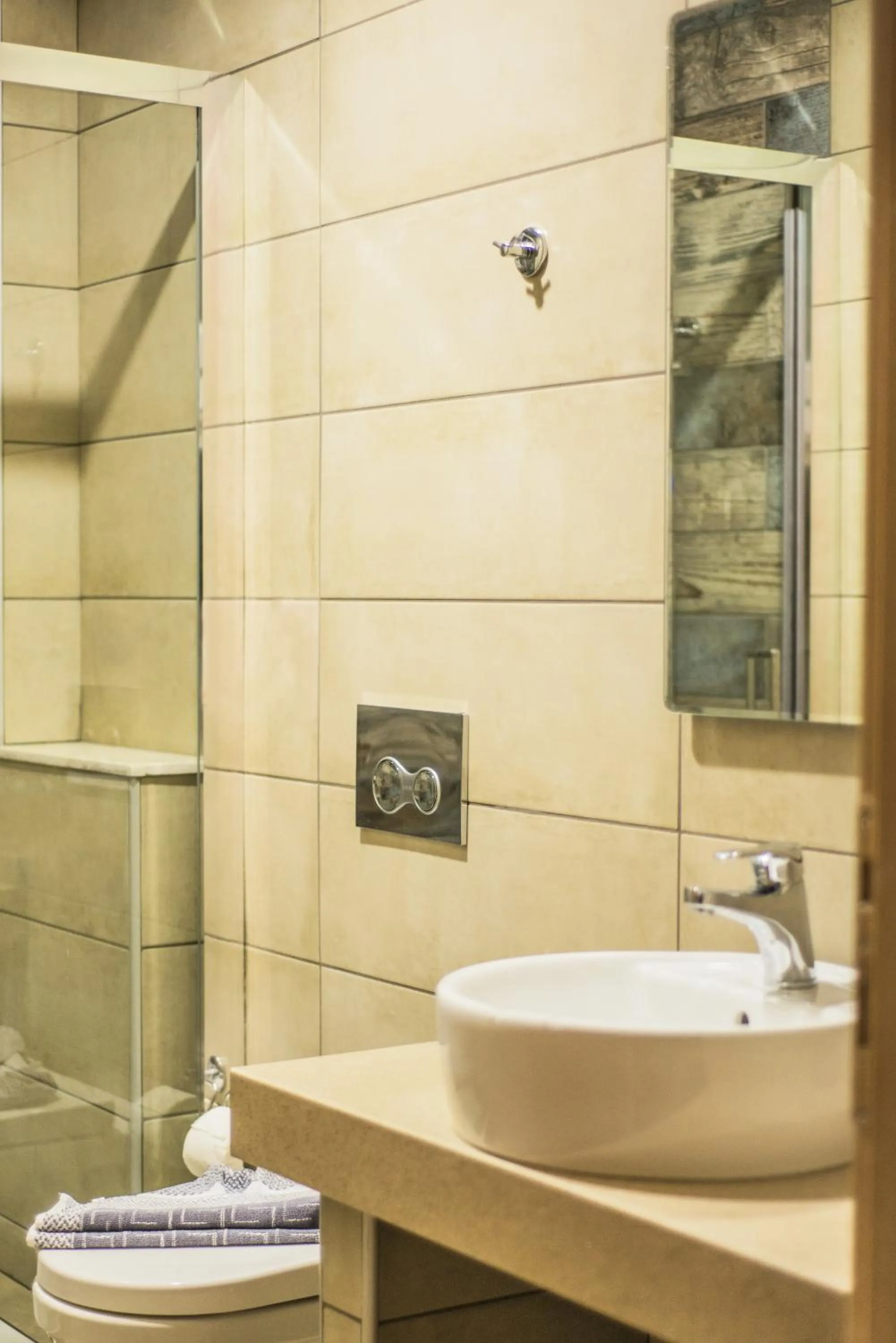 Shower in Stefania Studios by Estia