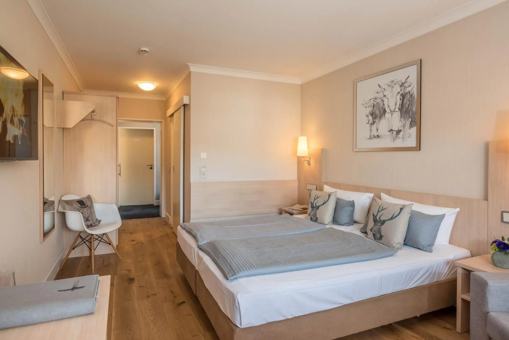 Photo of the whole room, Bed in Ammersee-Hotel