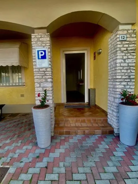 Restaurant/places to eat in Hotel Ca' Serena