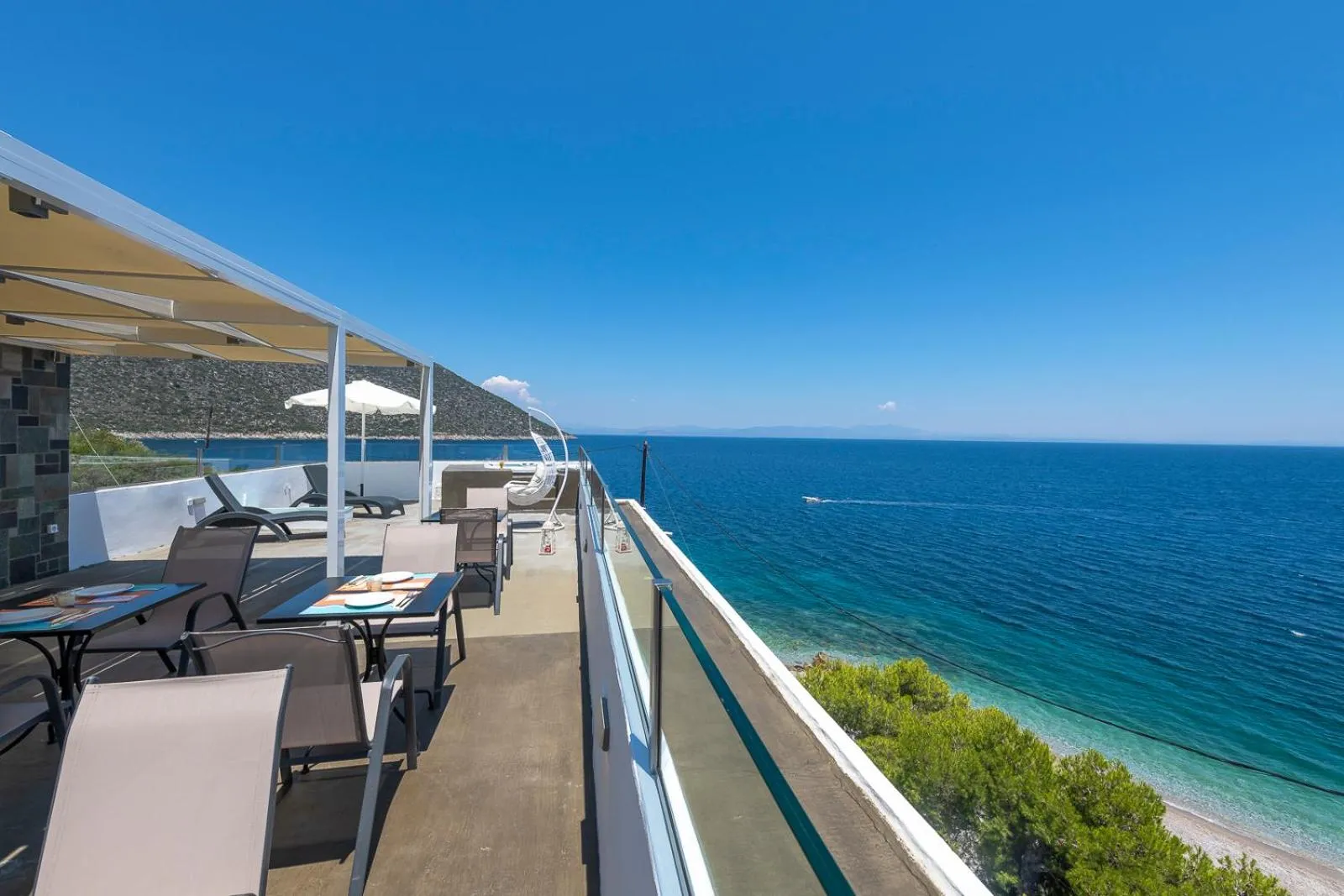 Restaurant/places to eat in Paraskevas Boutique Hotel