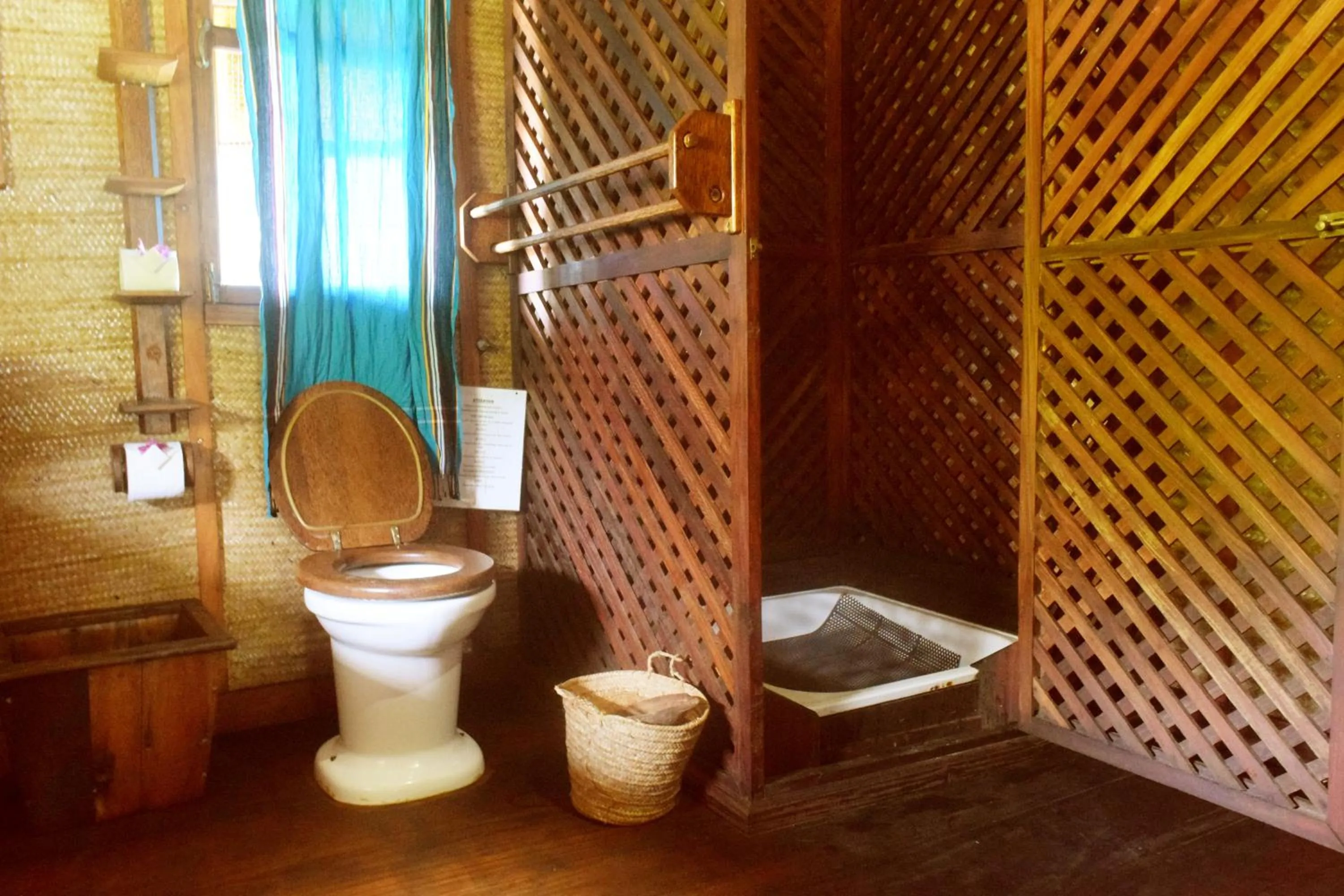 Shower in Pemba Eco Lodge