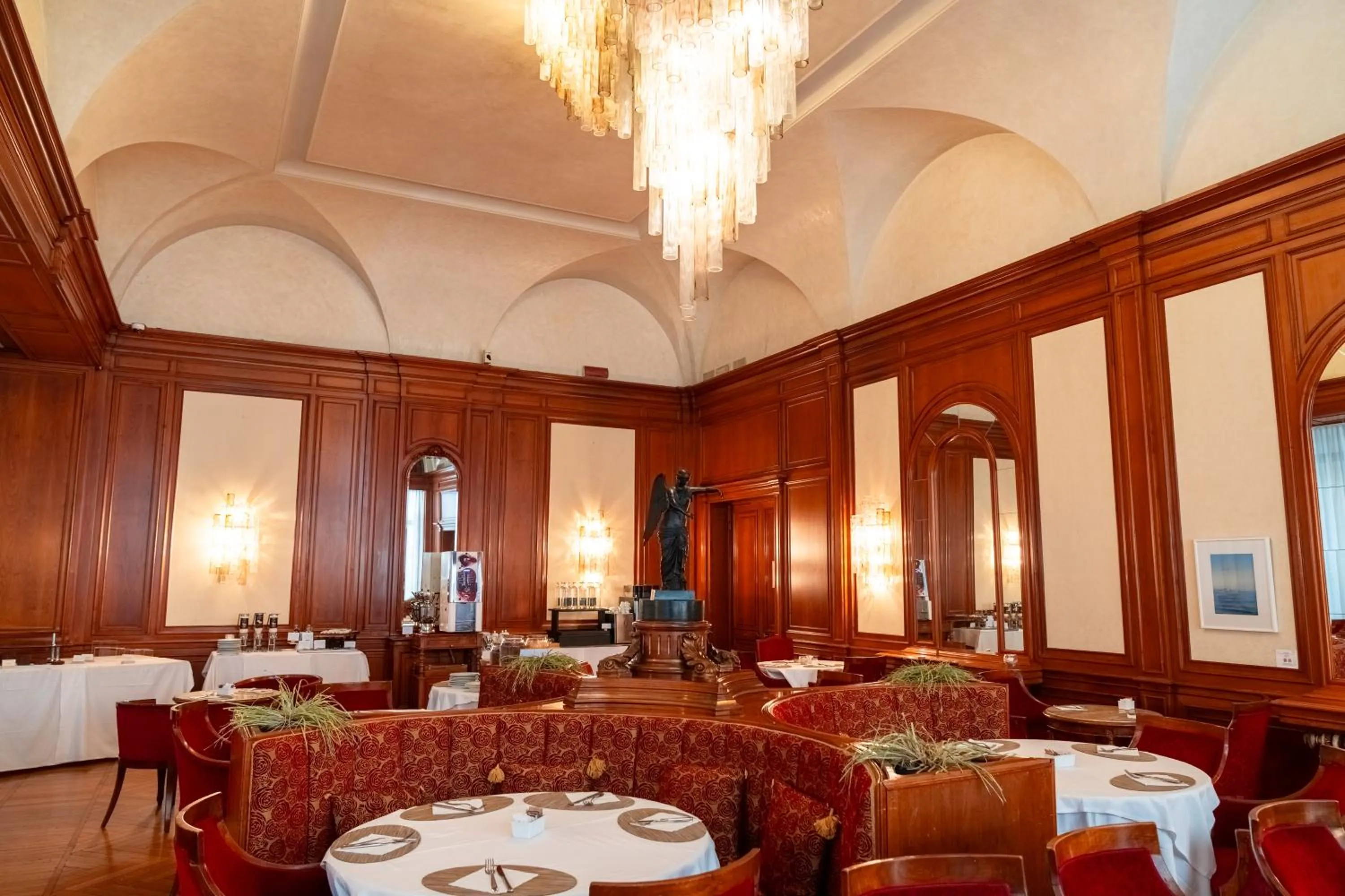 Restaurant/places to eat in Hotel Vittoria