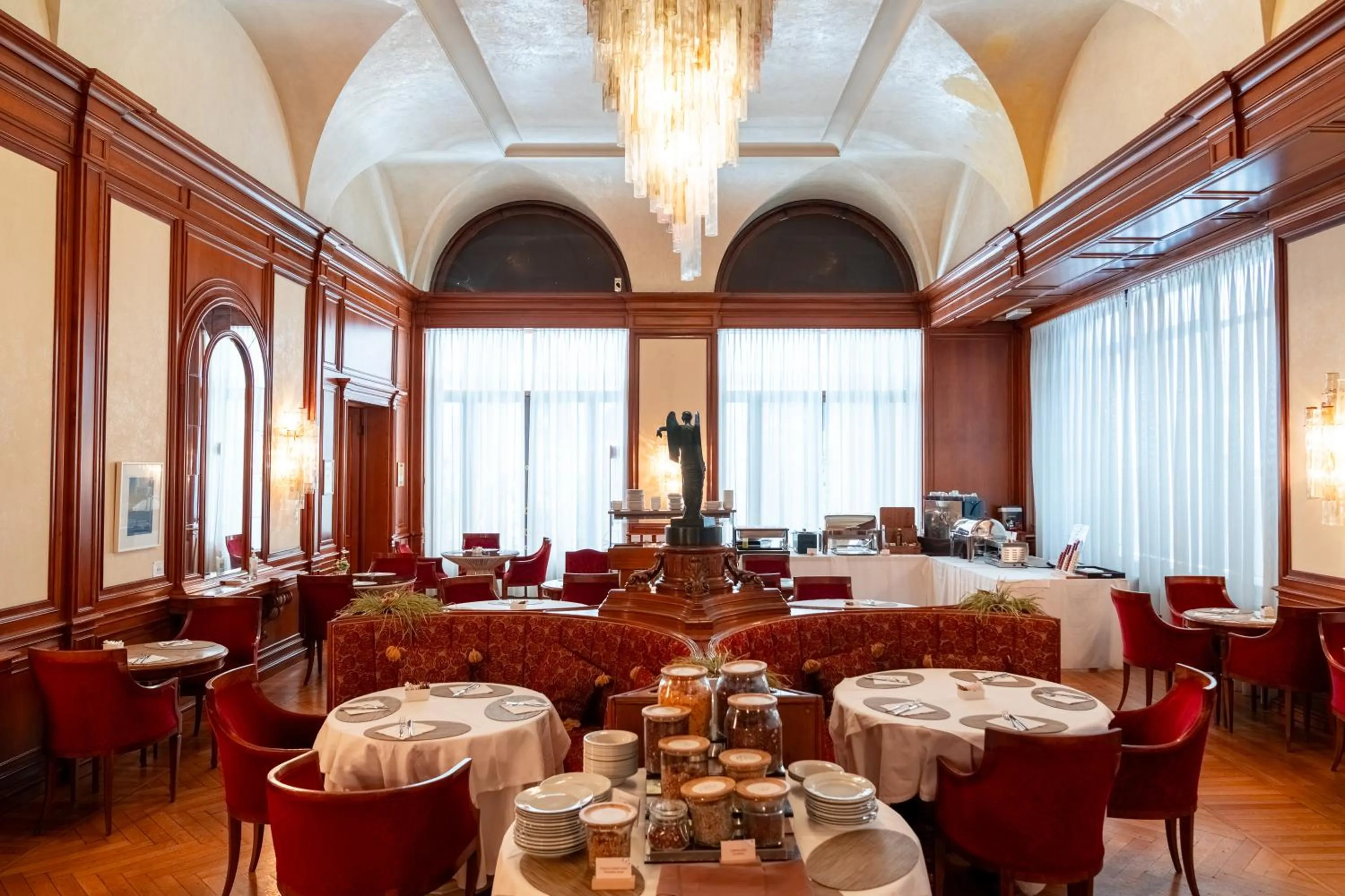 Restaurant/places to eat in Hotel Vittoria