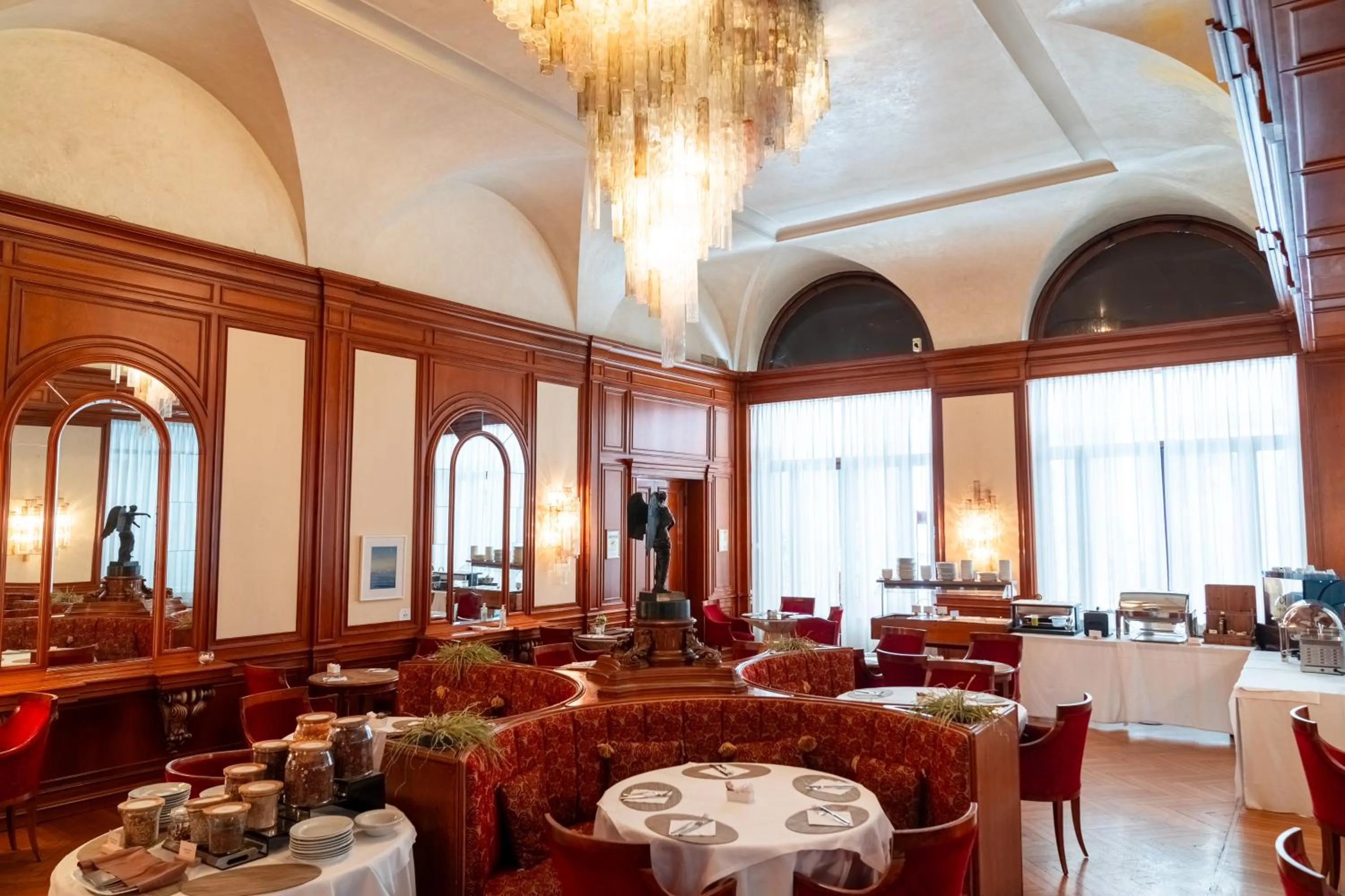Restaurant/places to eat in Hotel Vittoria